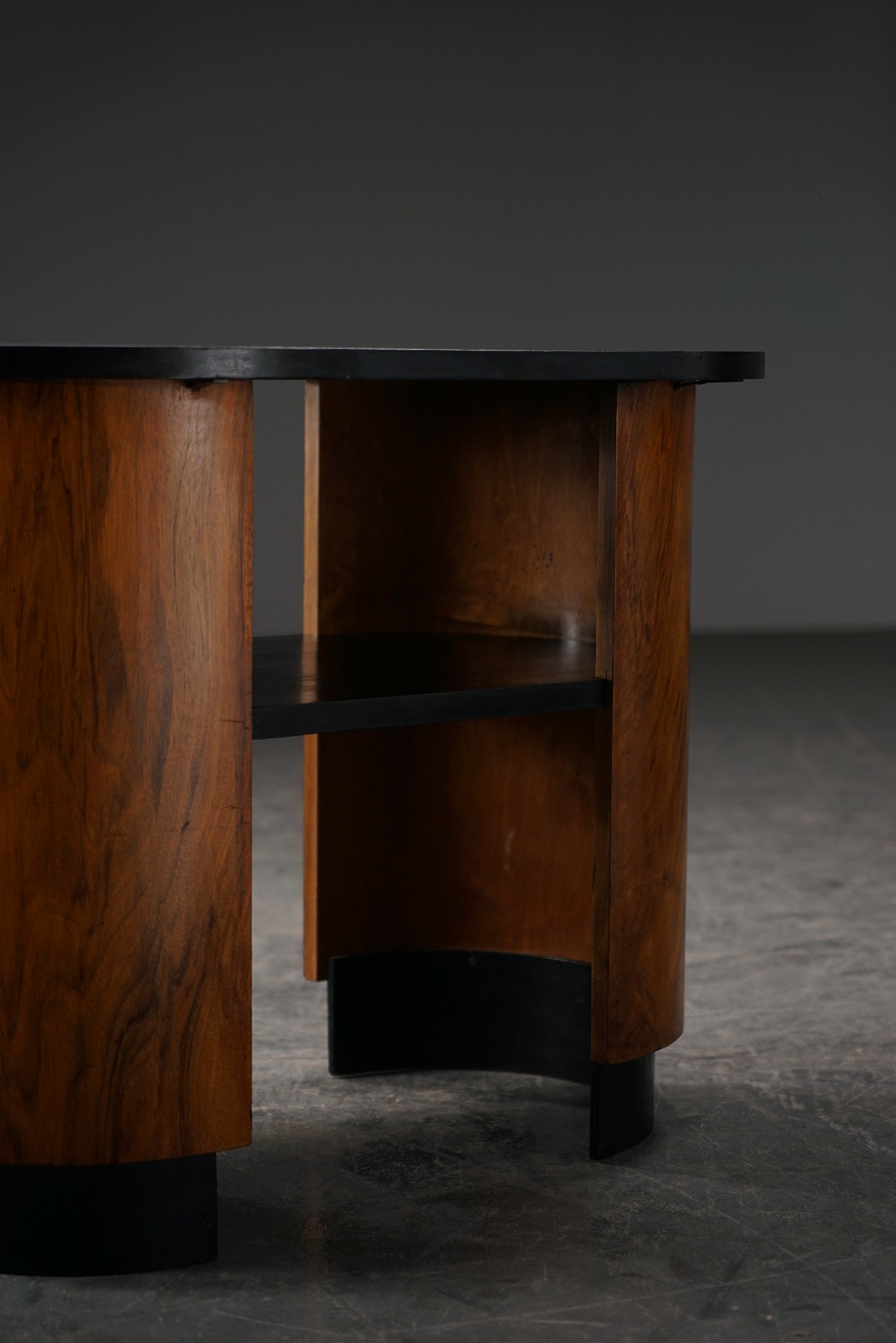 TA-22102024180620-1930s-Art-Deco-Side-Table_02.jpg