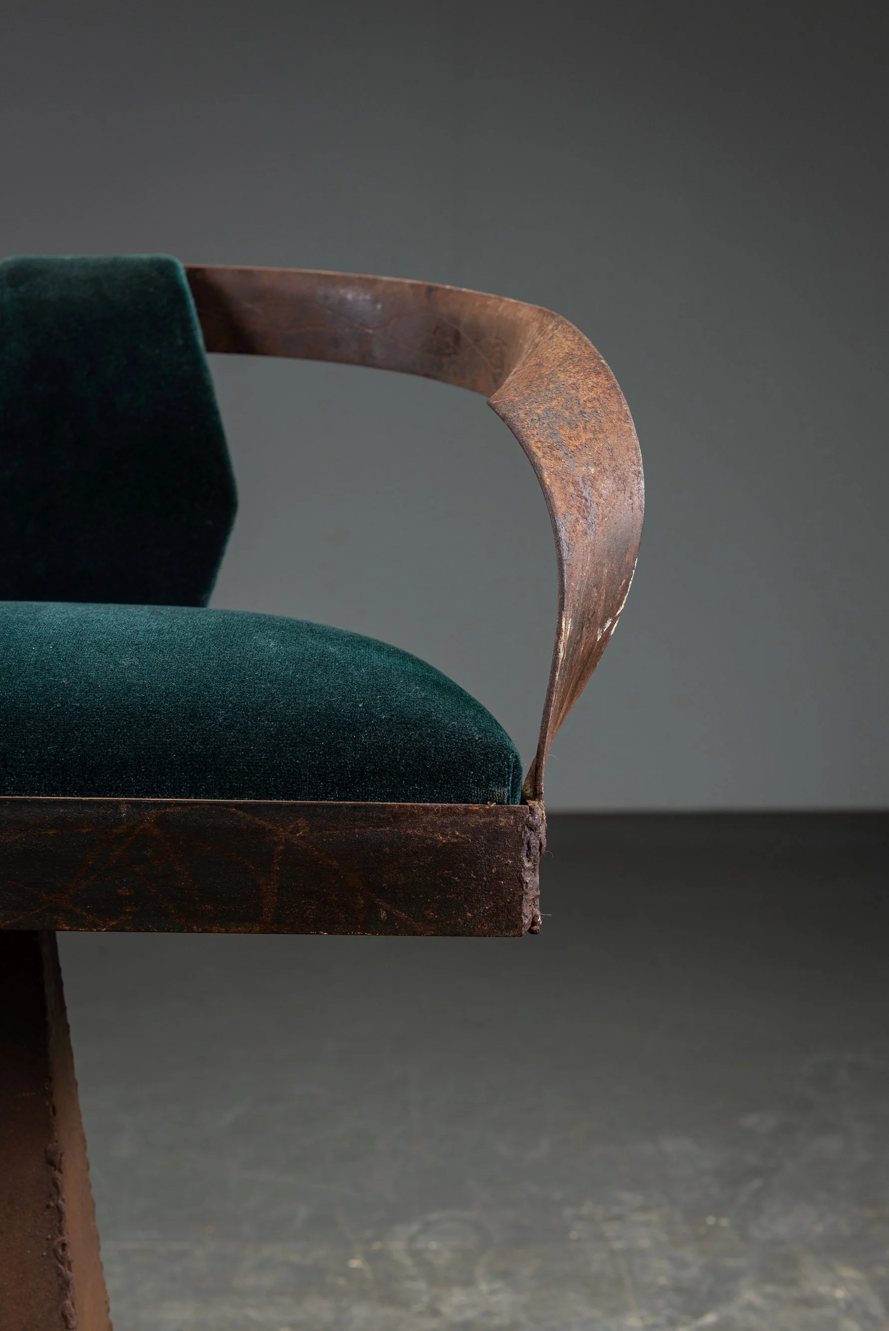 SE-432026195105-1980s-Sculptural-Accent-Chair_15.jpg