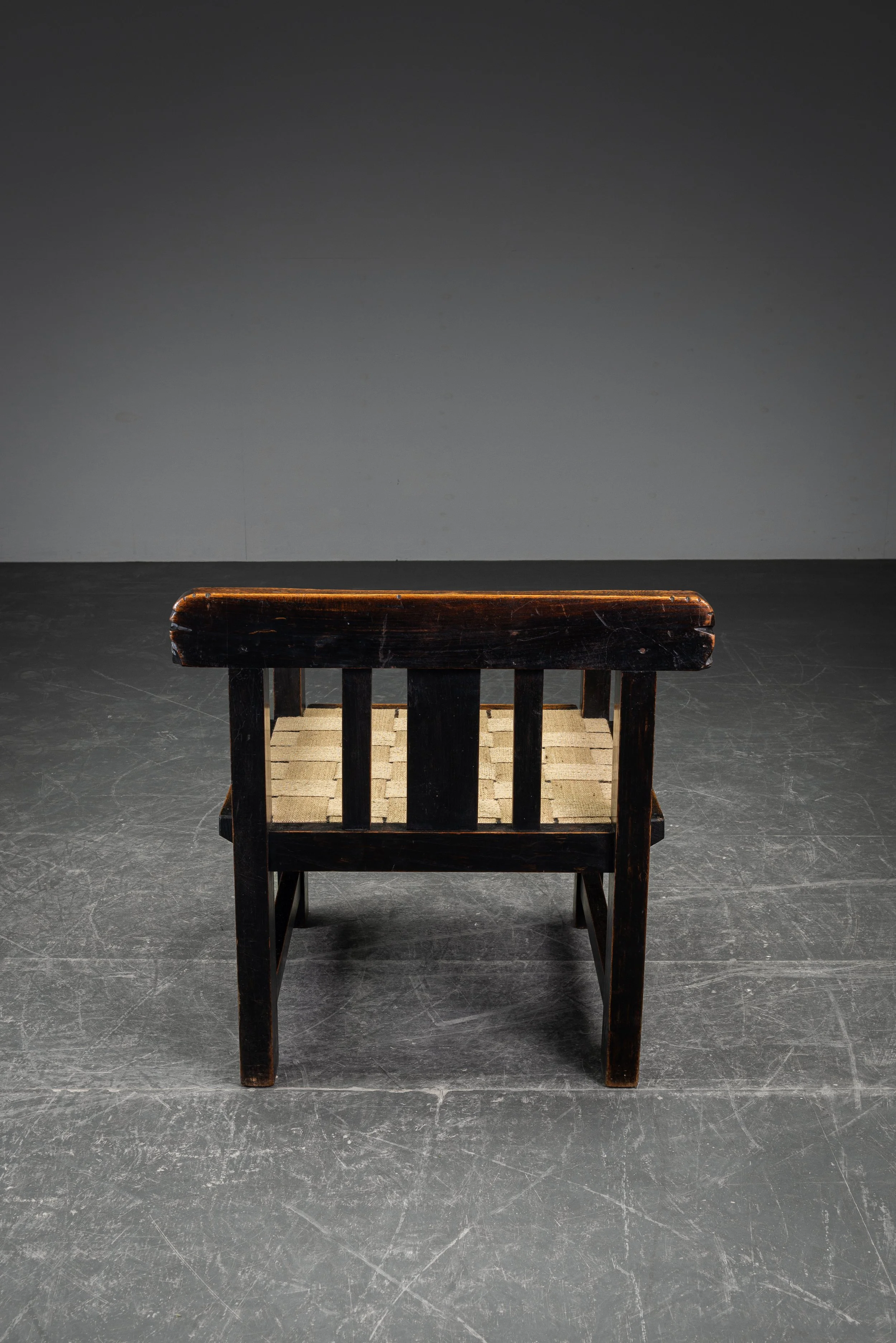 SE-6102026132624-circa-1915-Amsterdamse-School-Armchair_09.jpg