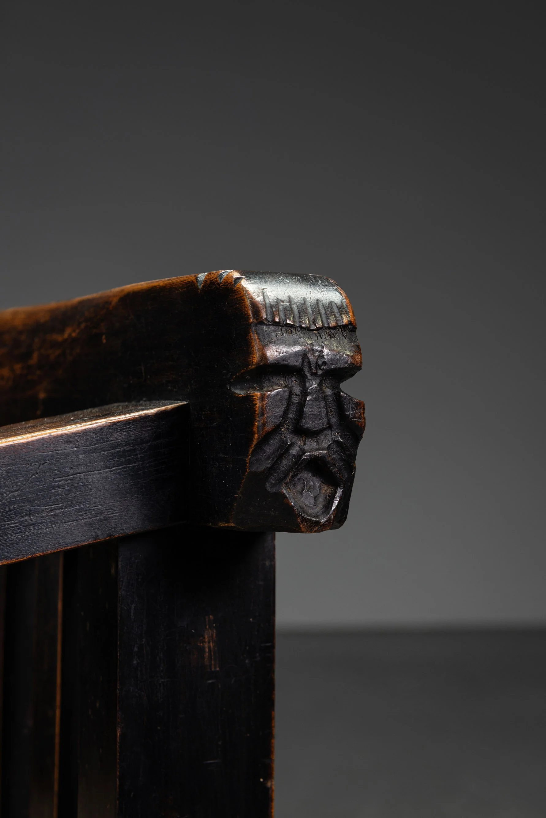 SE-6102026132624-circa-1915-Amsterdamse-School-Armchair_06.jpg