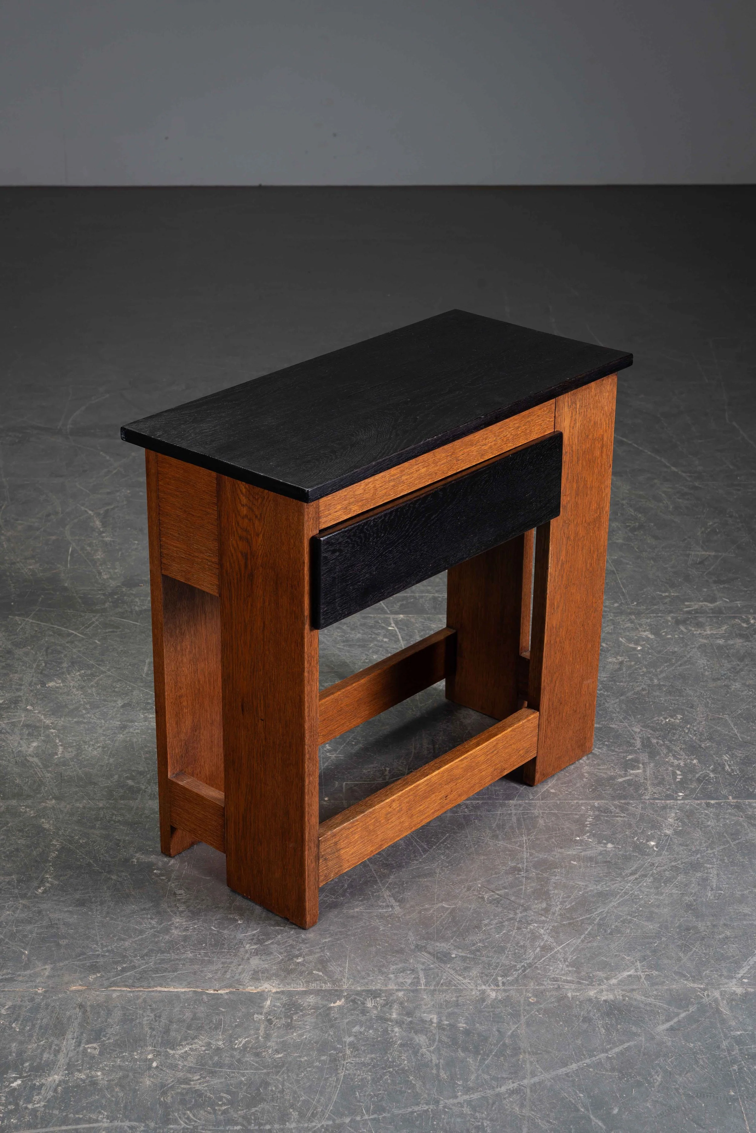 TA-3072025232027-1920s-Haagse-School-Side-Table-by-Cor-Alons_13.jpg