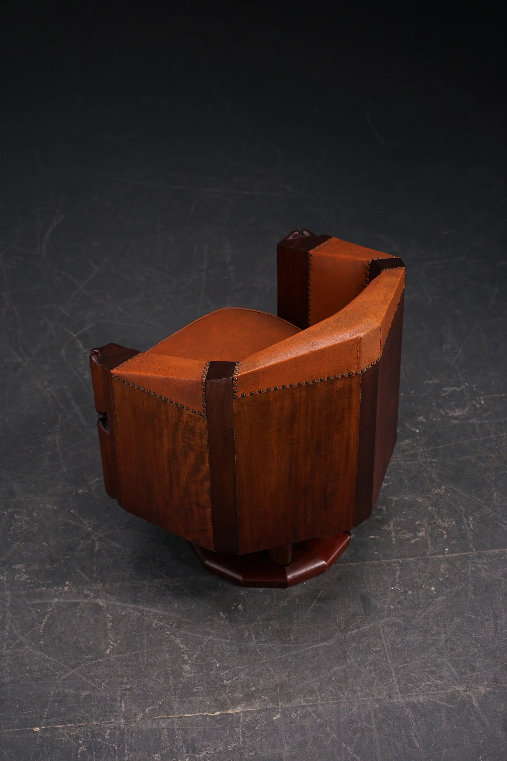 SE-1262025160459-Amsterdamse-School-Swivelling-Executive-Desk-Chair-by-Architect-Michel-de-Klerk_10.jpg
