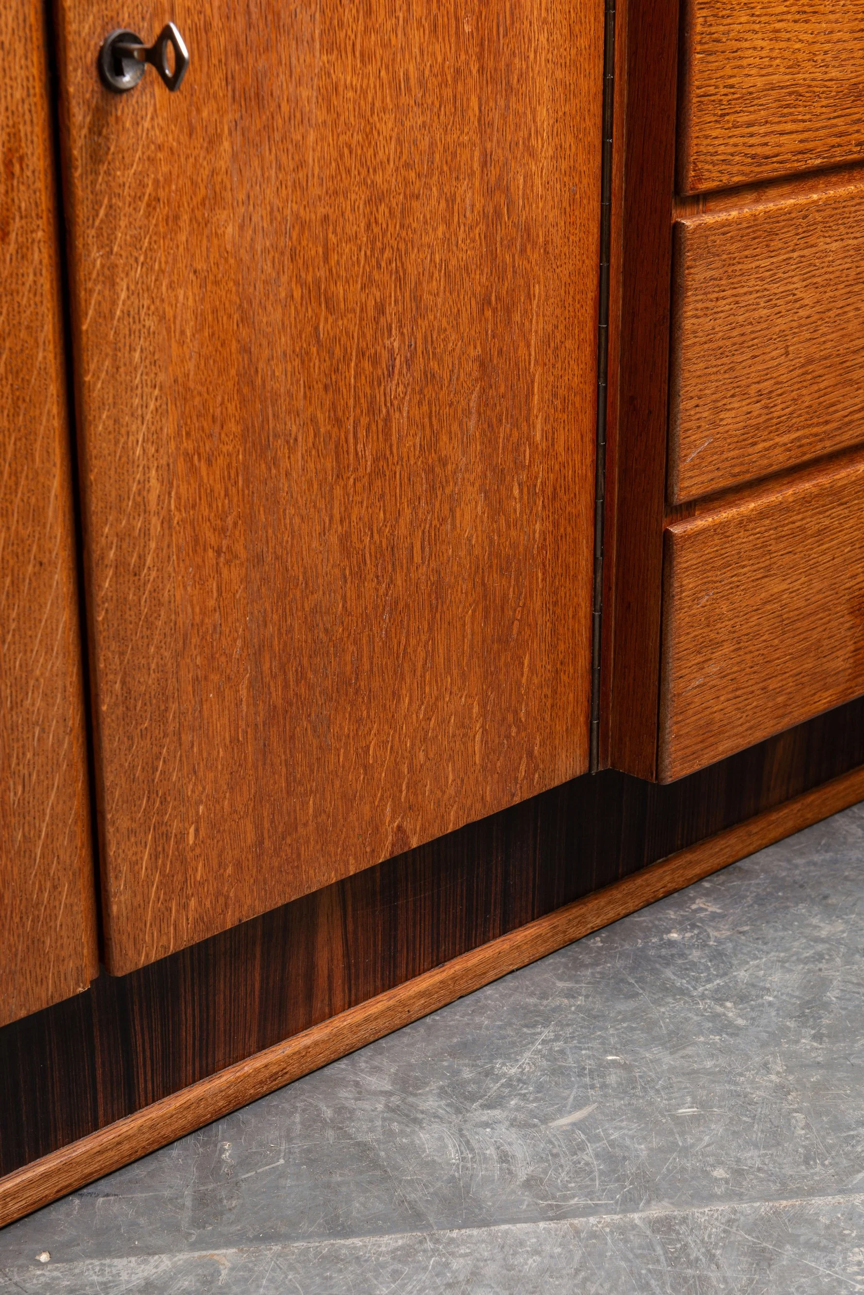 ST-2872026153534-1930s-Art-Deco-Sideboard_18.jpg
