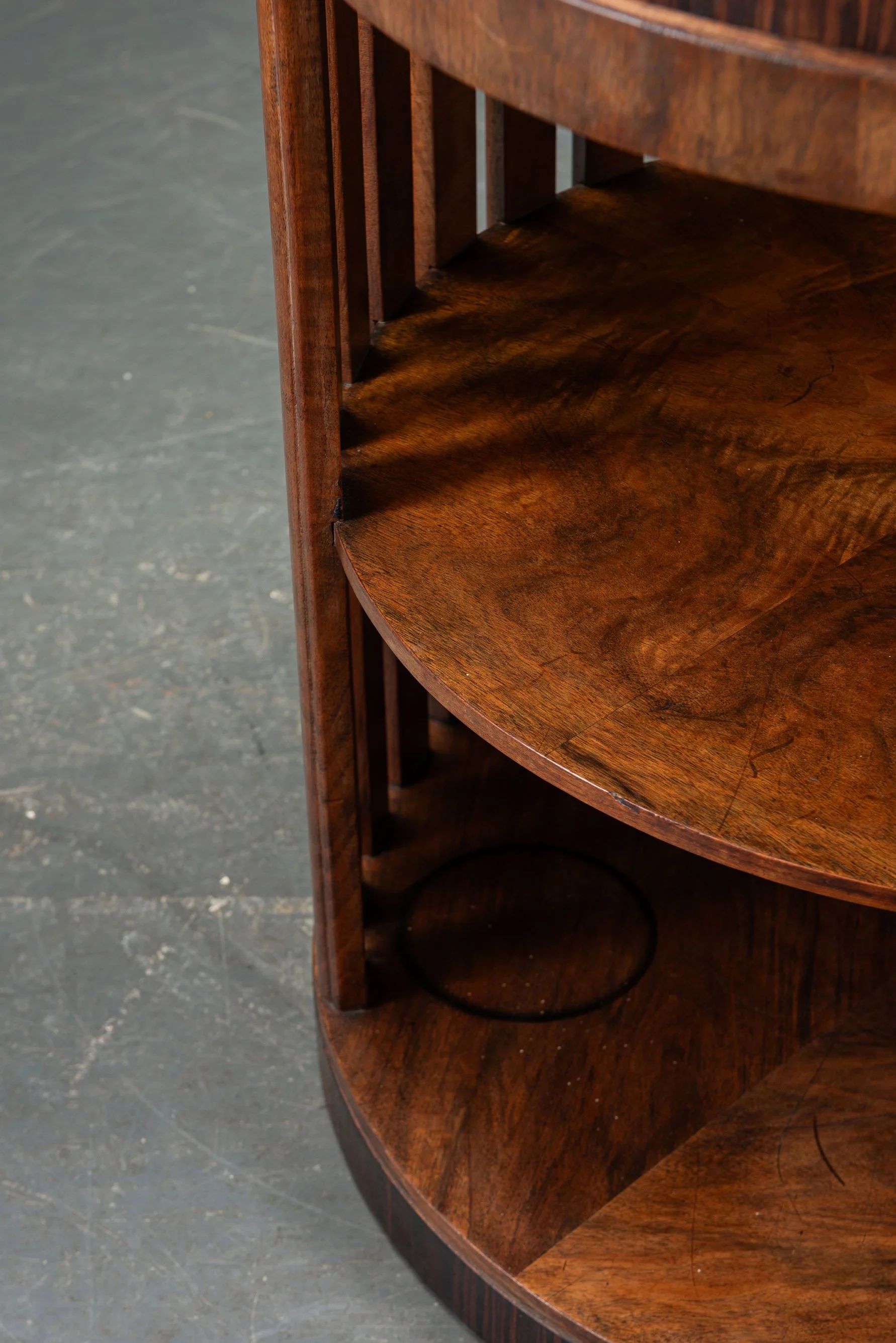 TA-162026183814-1940s-Art-Deco-Side-Table_03.jpg