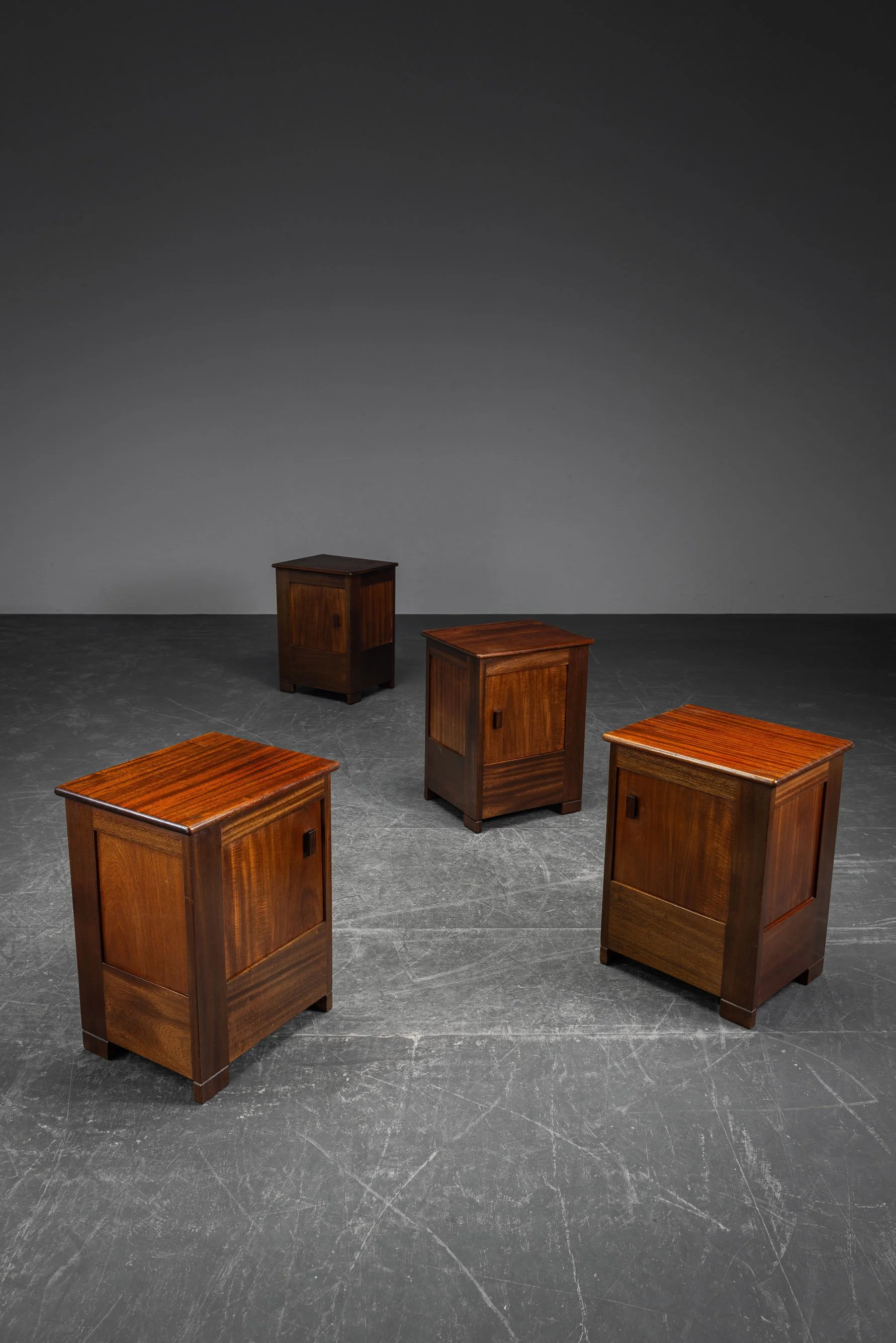 TA-2992026181832-1920s-Modernist-Nightstands_09.jpg