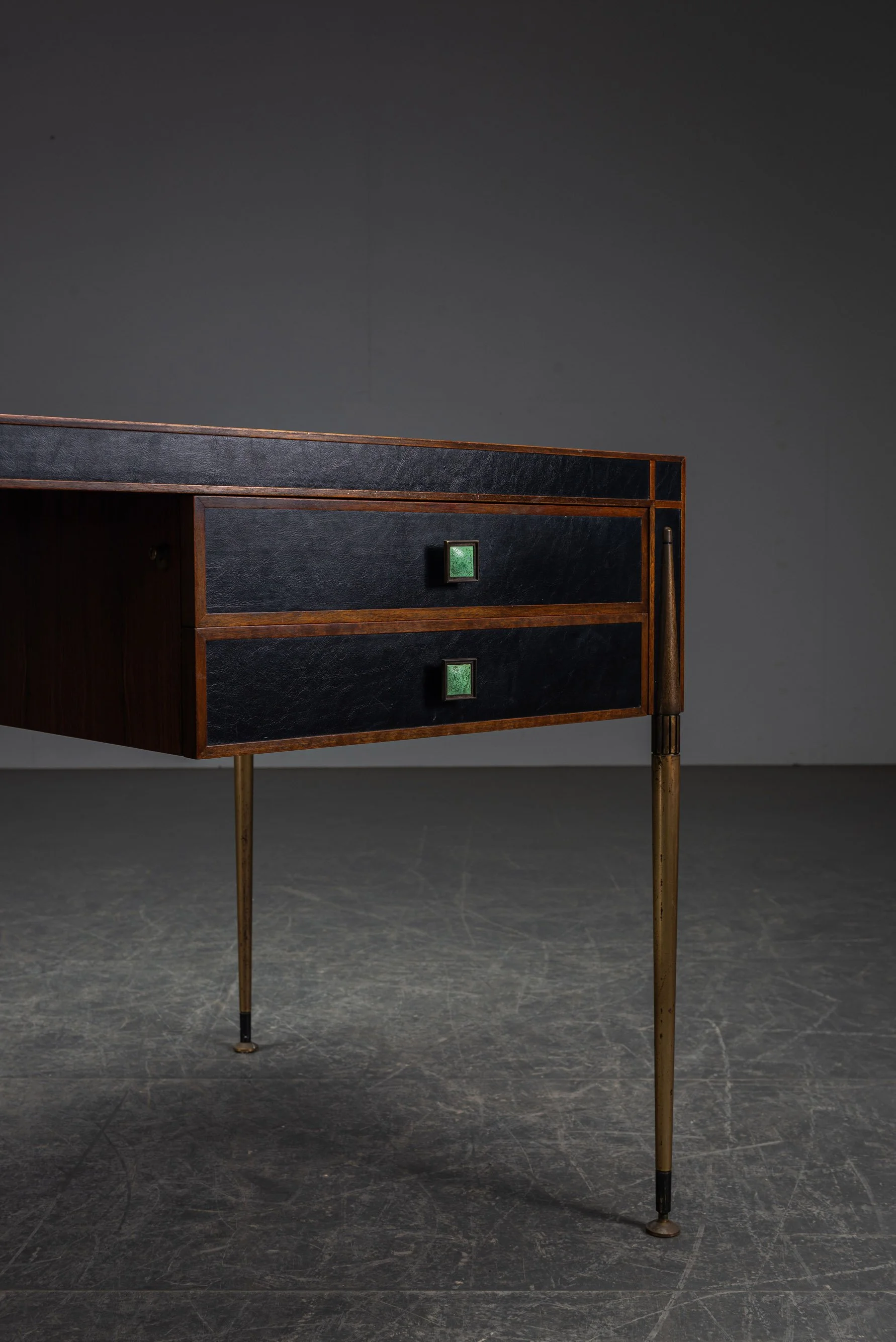 WEB RES TA-462025192649 - 1950s Mid-Century Modern Desk_05.jpg