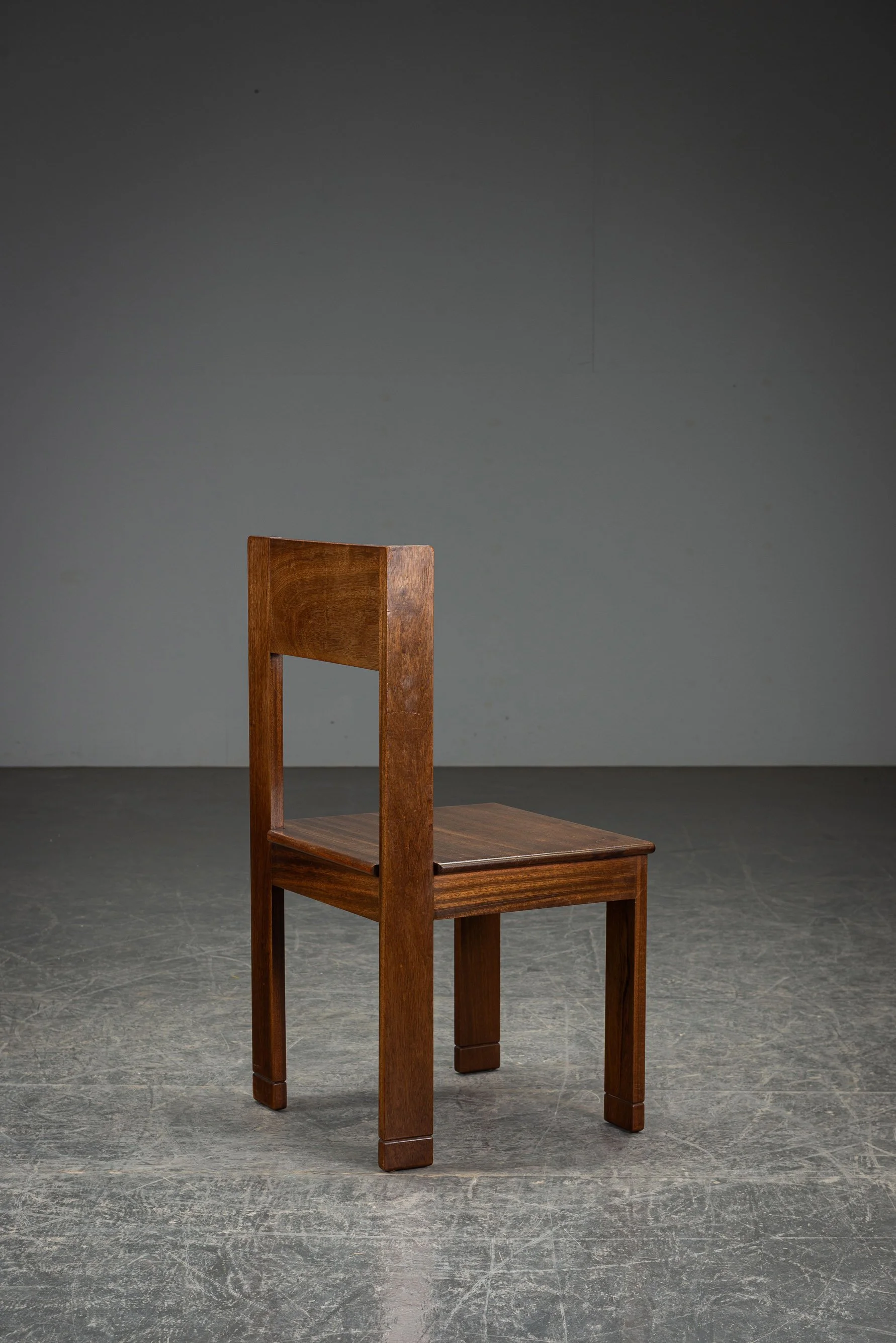 SE-2712026123208-L.O.V.-Constructivist-Accent-Chair_08.jpg