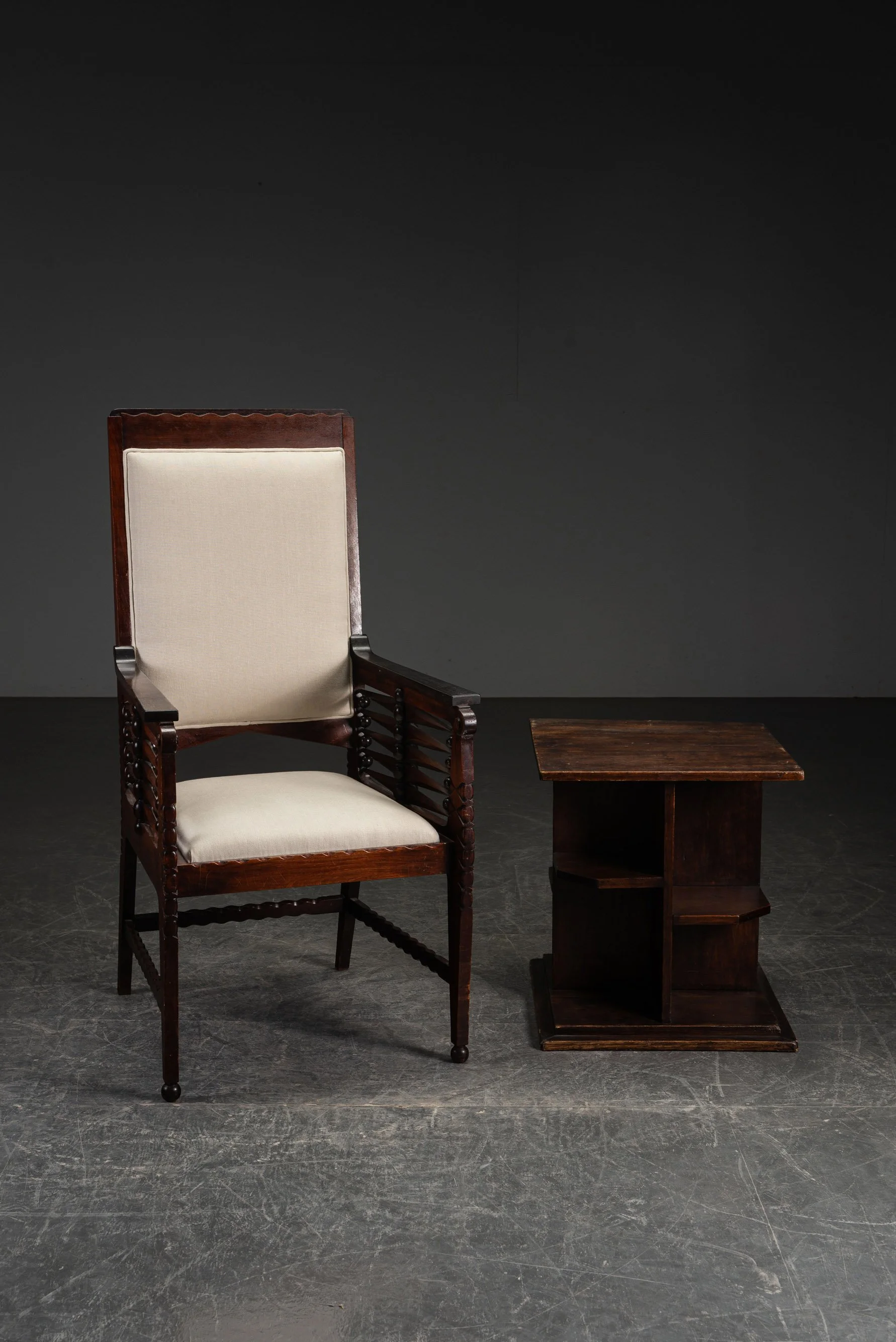 SE-3112025192944-1920s-Amsterdamse-School-Desk-Chair_15.jpg