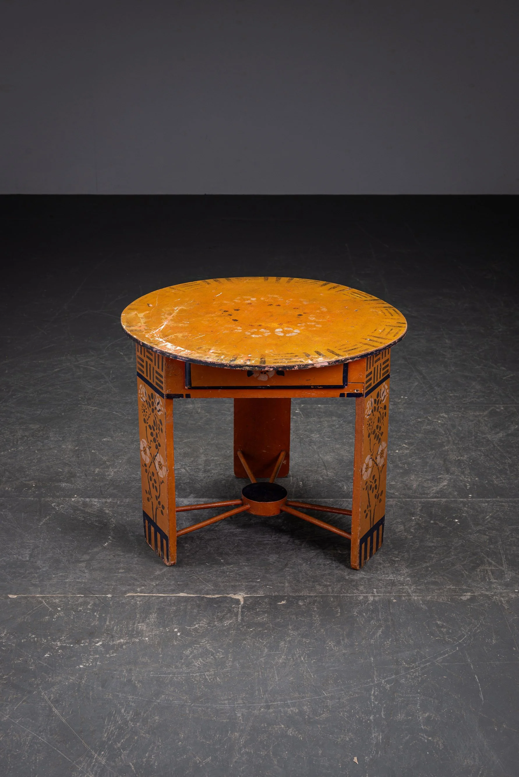 TA-1032026171320-1940s-Decorative-Side-Table_05.jpg
