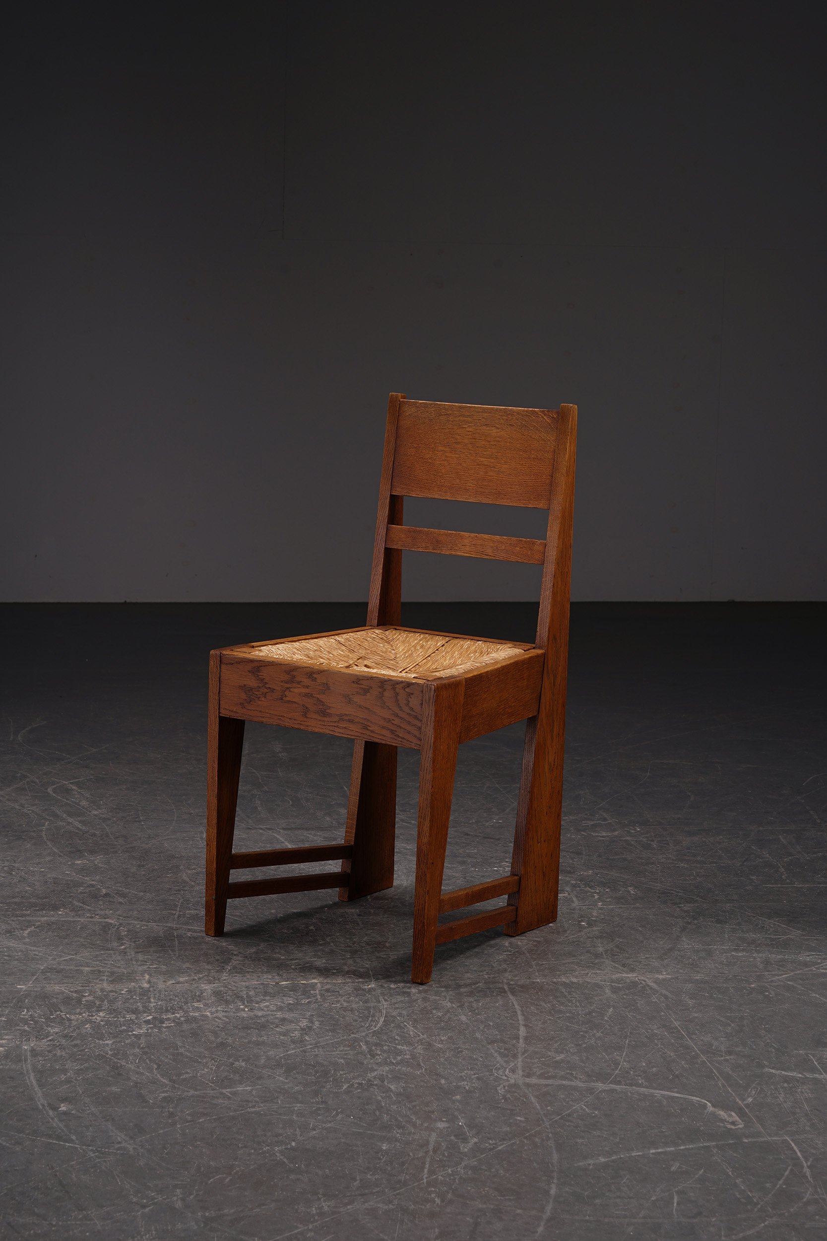 SE-30102024211844-1920s-Modernist-Accent-Chair_03.jpg