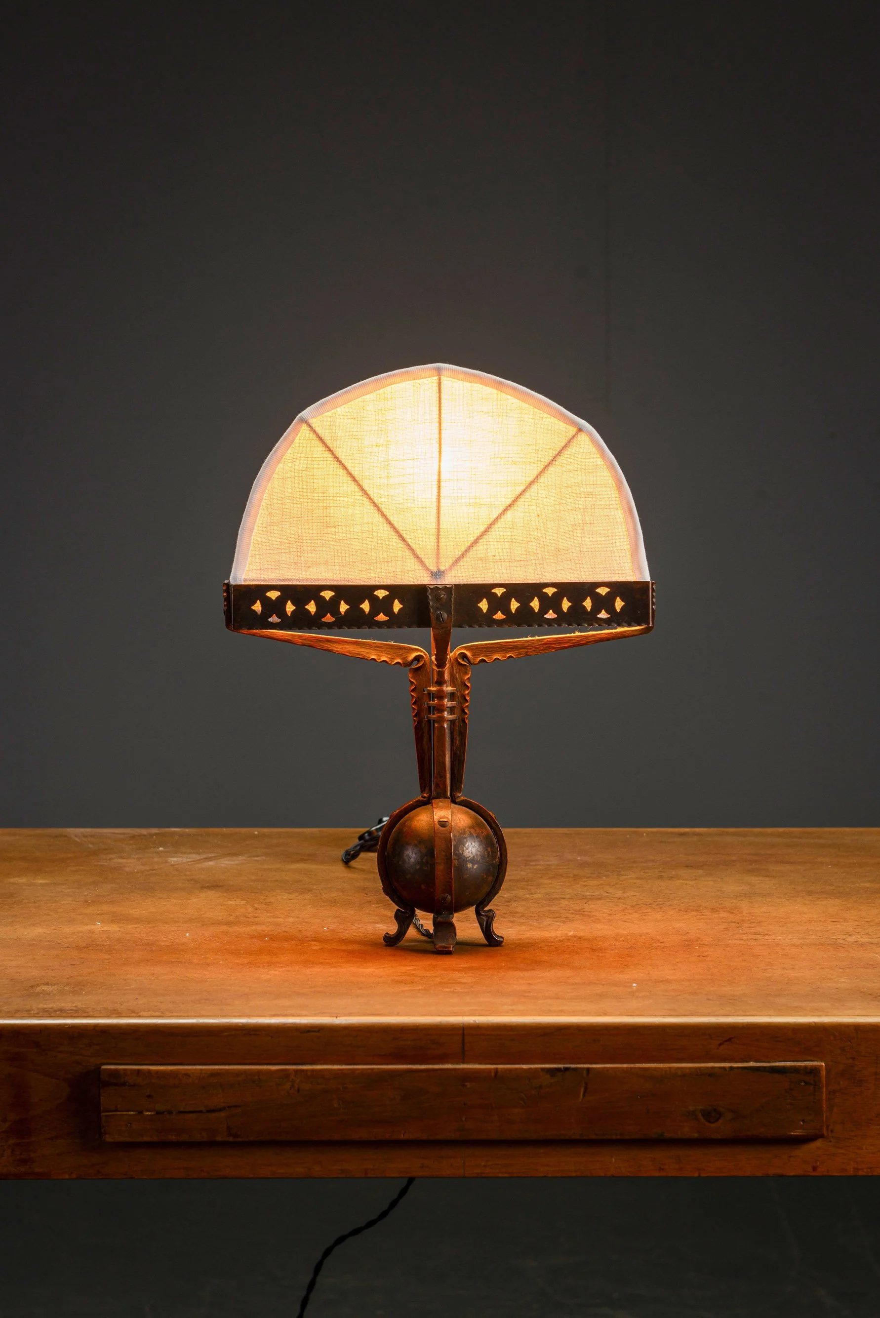 LI-2082025165447-1920s-Amsterdamse-School-Table-Lamp_08.jpg