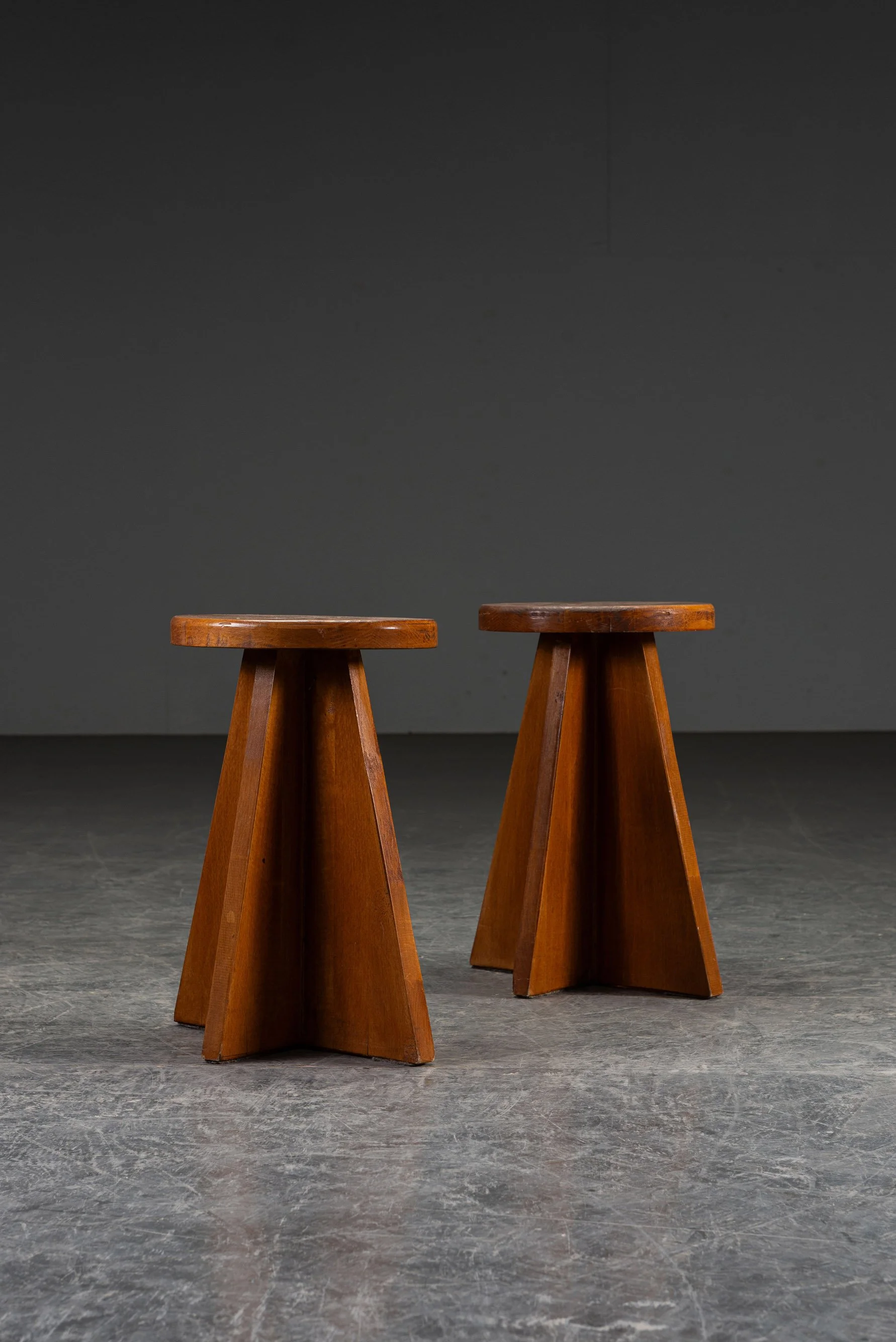 SE-292025194451-1950s-Modernist-Stool_02.jpg