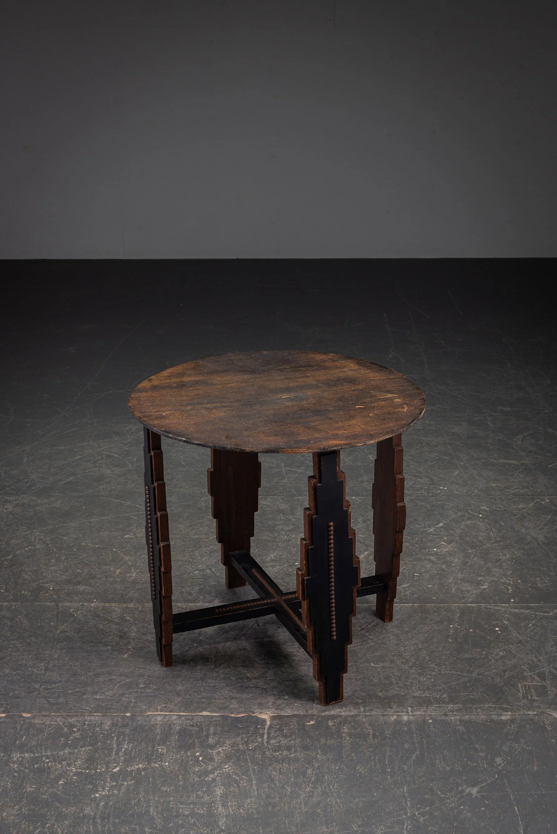 TA-632026140538-1930s-Art-Deco-Side-Table_01.jpg