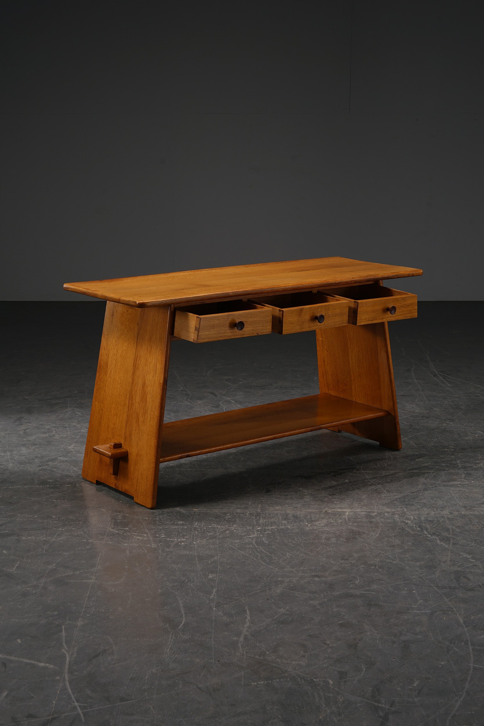 TA-27112024213711-1940s-Reconstruction-Console-Table_02.jpg