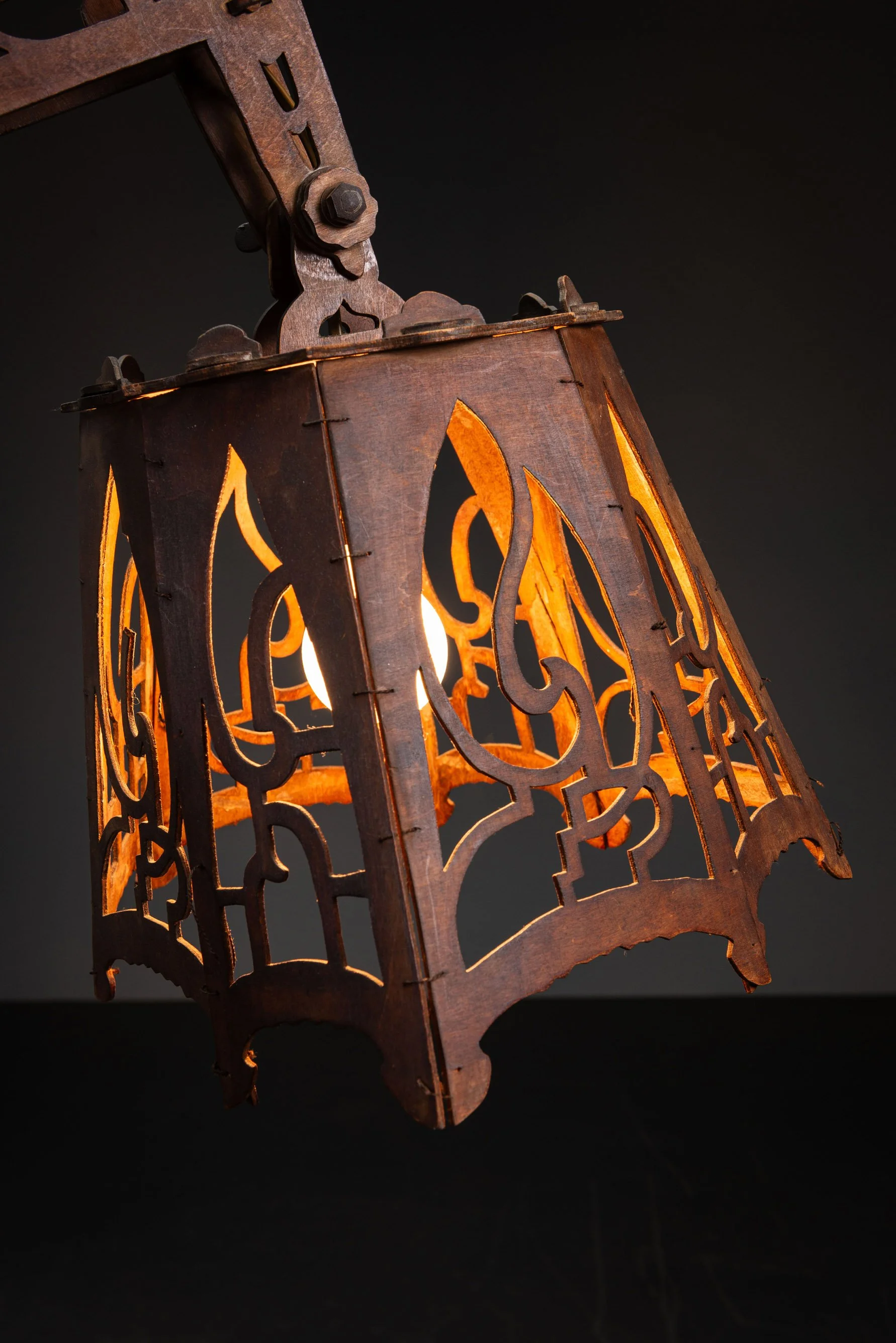 LI-2972025200721-1920s-%22Naive%22-Amsterdam-School-Standing-Lamp_18.jpg