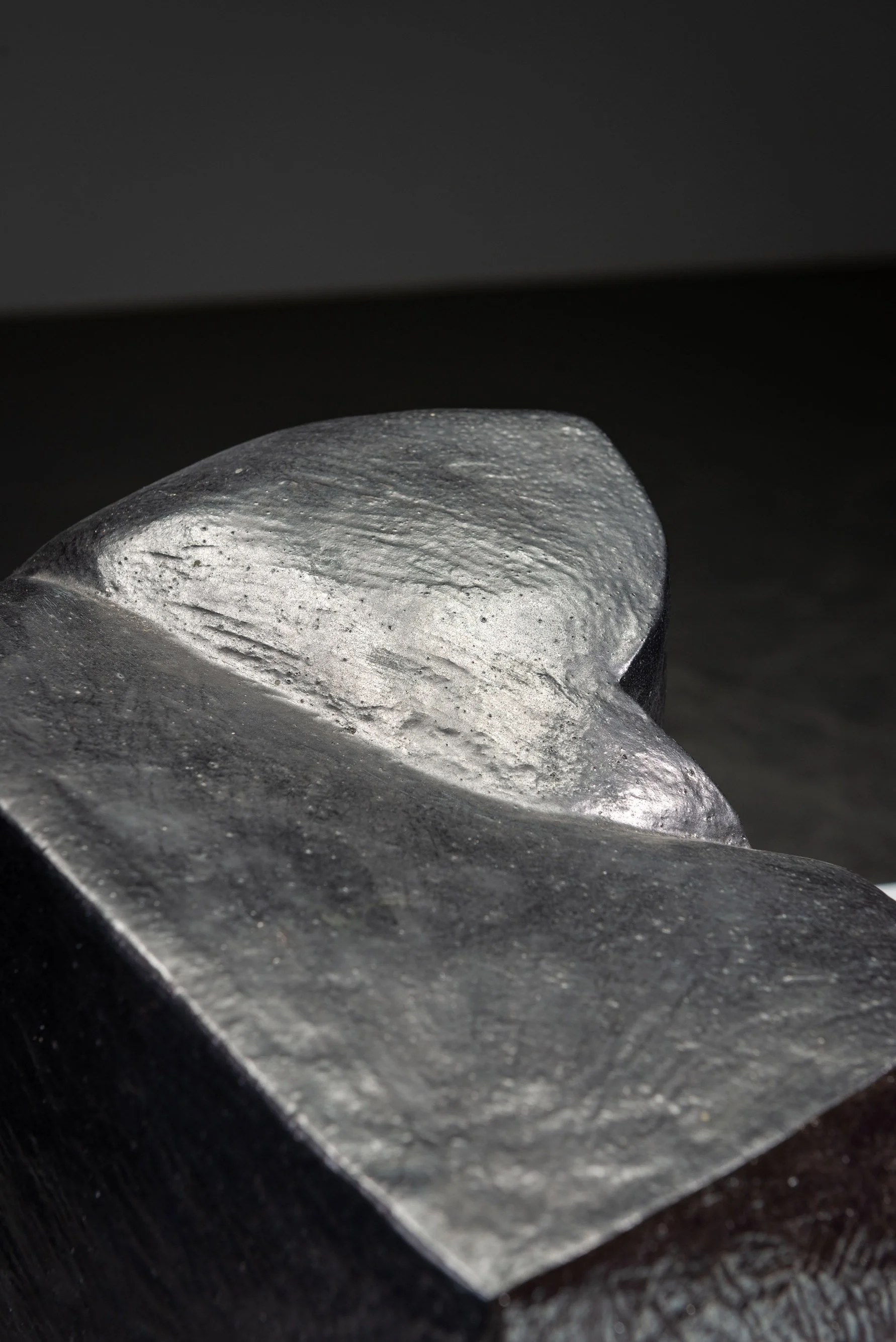 AR-27102025185004-Abstract-Sculpture-by-Cor-Dam-#41_02.jpg
