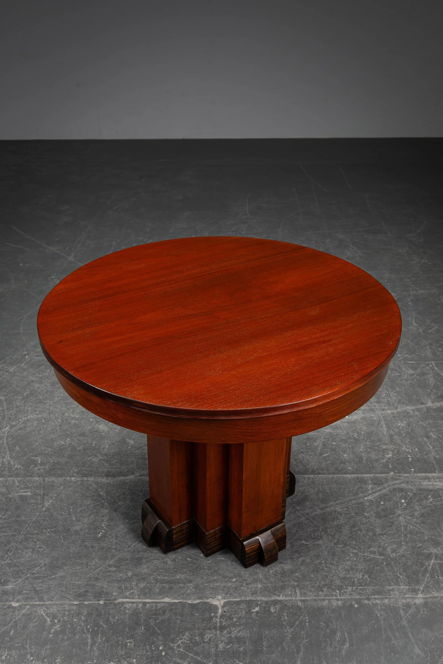 TA-2992026174659-1920s-Amsterdamse-School-Side-Table_02.jpg