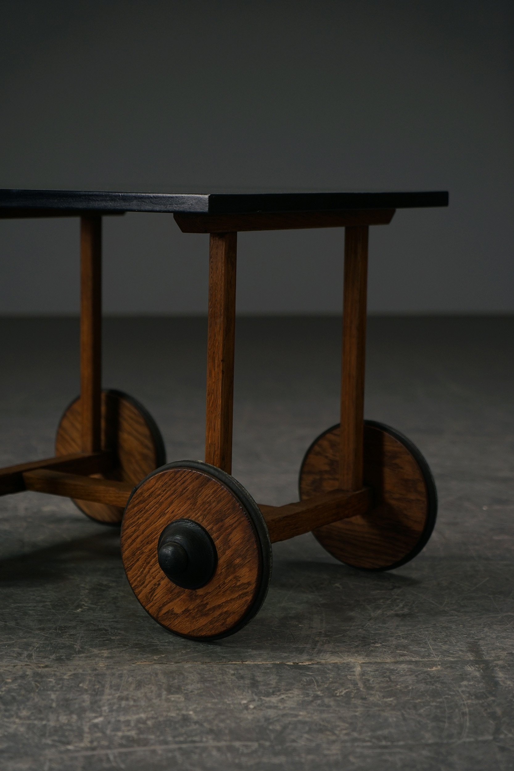 TA-1862025190920-1920s-Modernist-Trolley_08.jpg