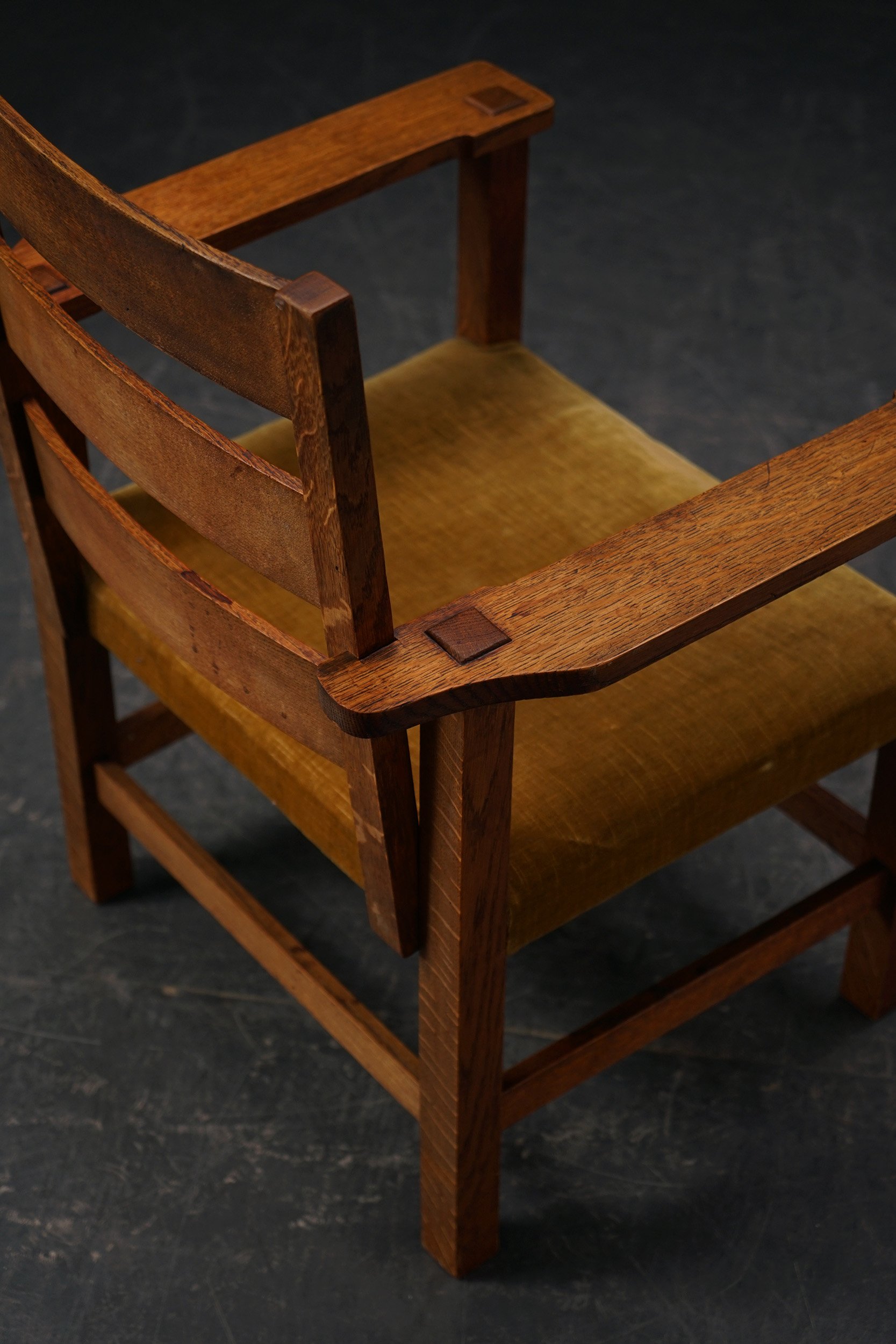 SE-2942025201401-1910s-Arts-and-Crafts-Desk-Chair_02.jpg