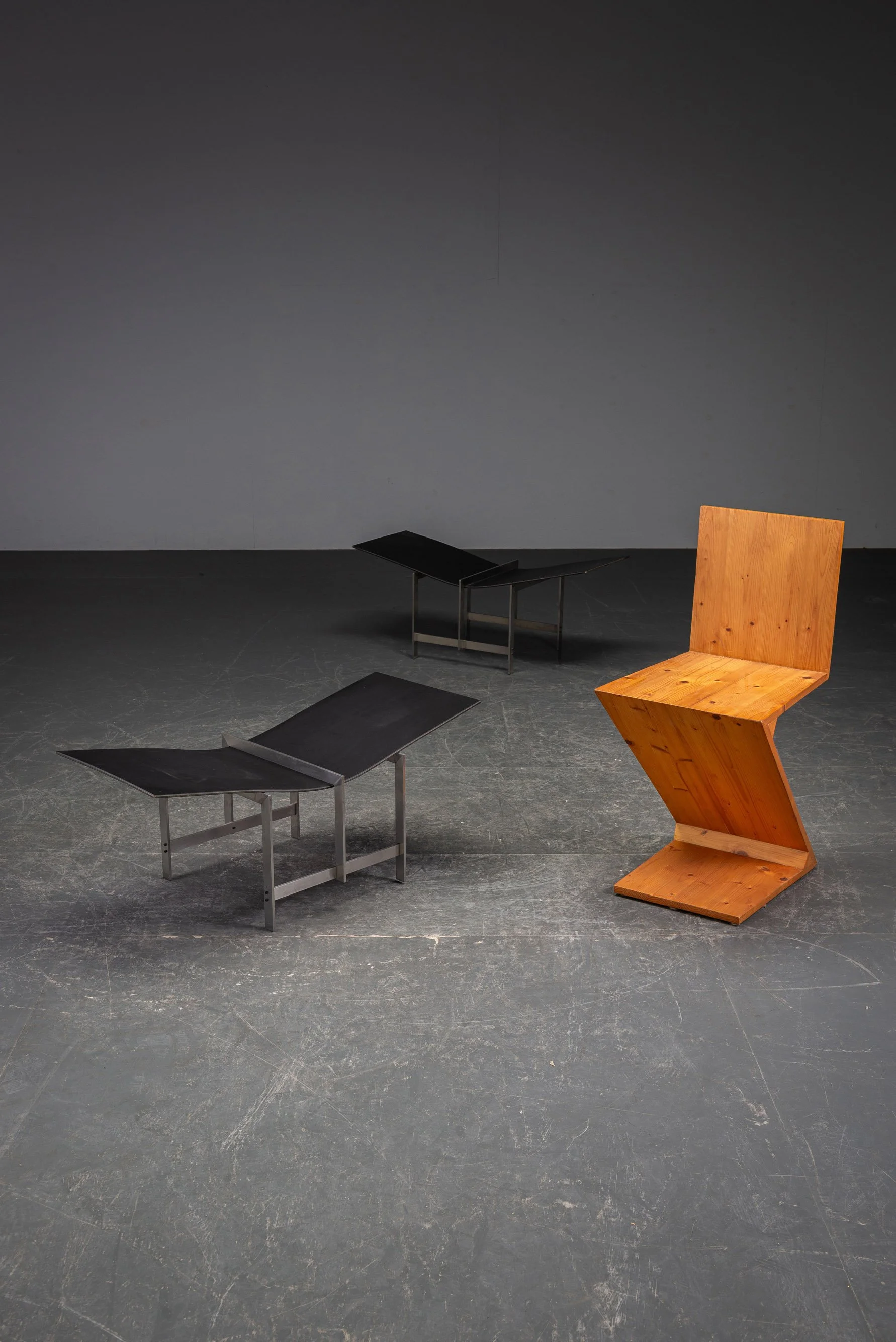 TA-2082025181006+TA-2082025165225-Galerie-Binnen-Architectural-'Manifold'-Side-Tables_04.jpg
