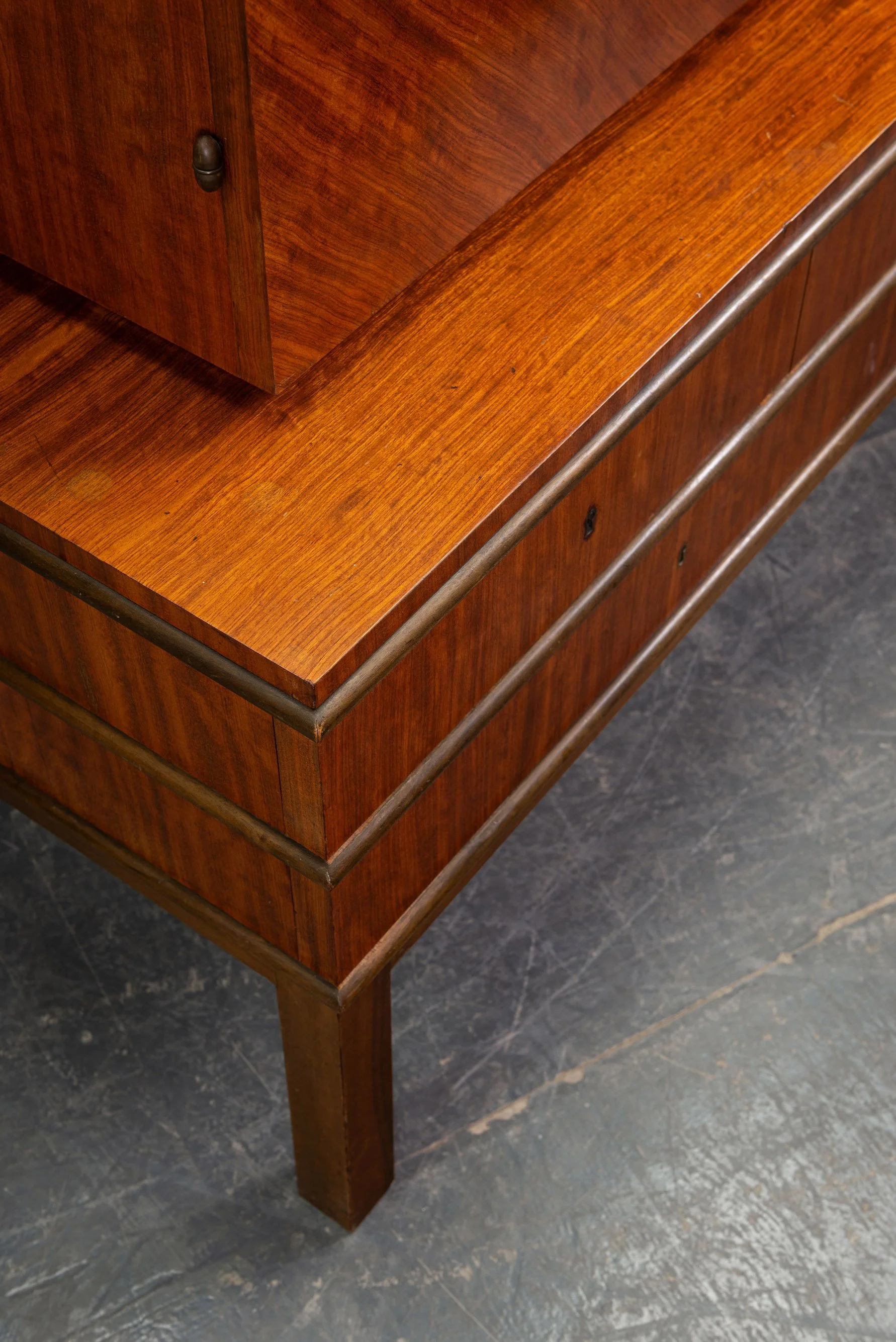 ST-1862026124858-1930s-Swedish-Grace-Cabinet_12.jpg