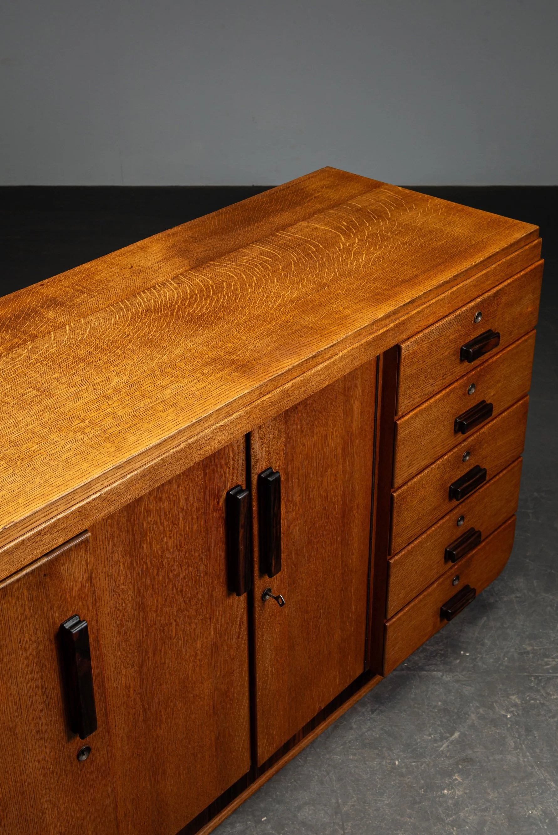 ST-2872026153534-1930s-Art-Deco-Sideboard_08.jpg
