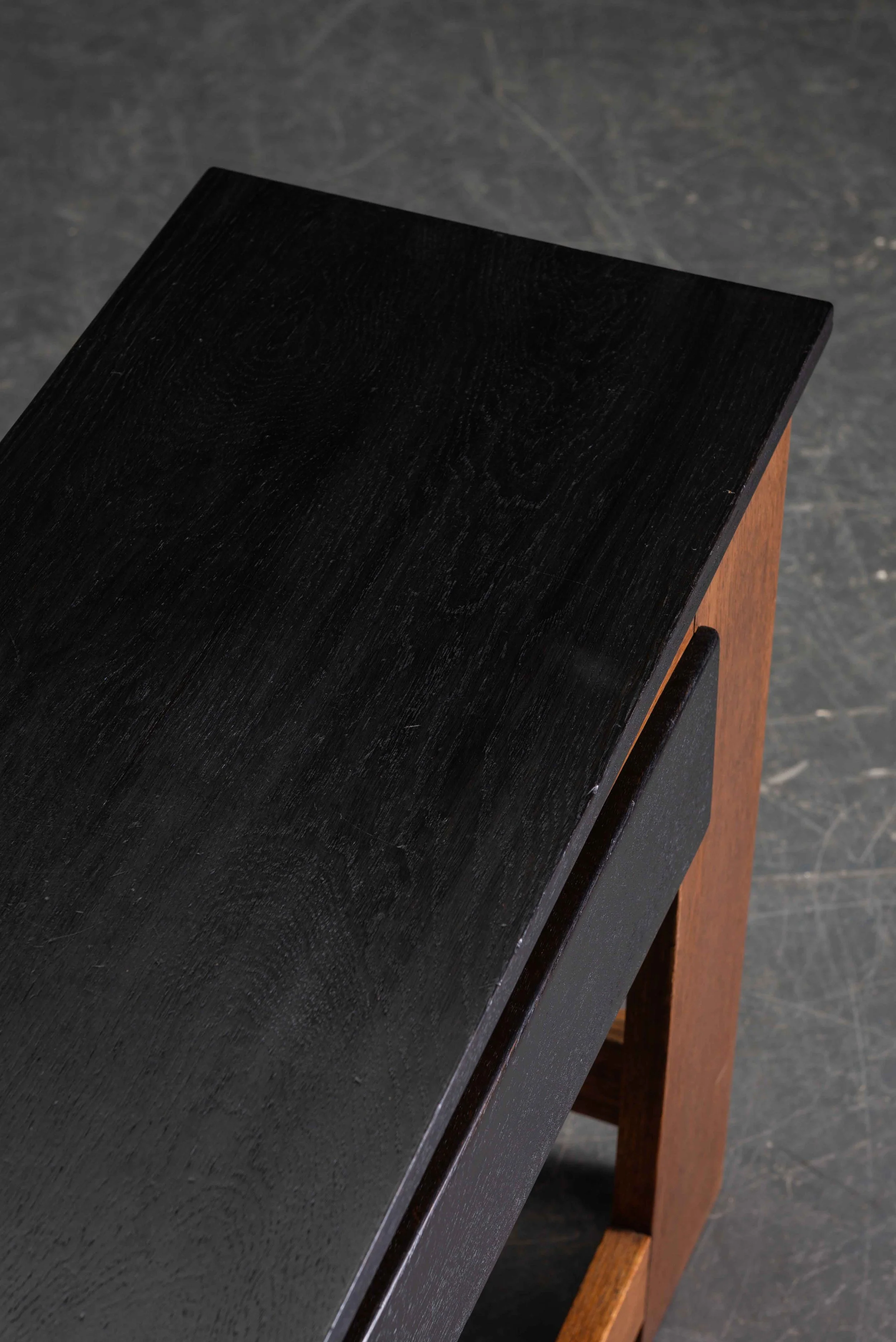 TA-3072025232027-1920s-Haagse-School-Side-Table-by-Cor-Alons_06.jpg