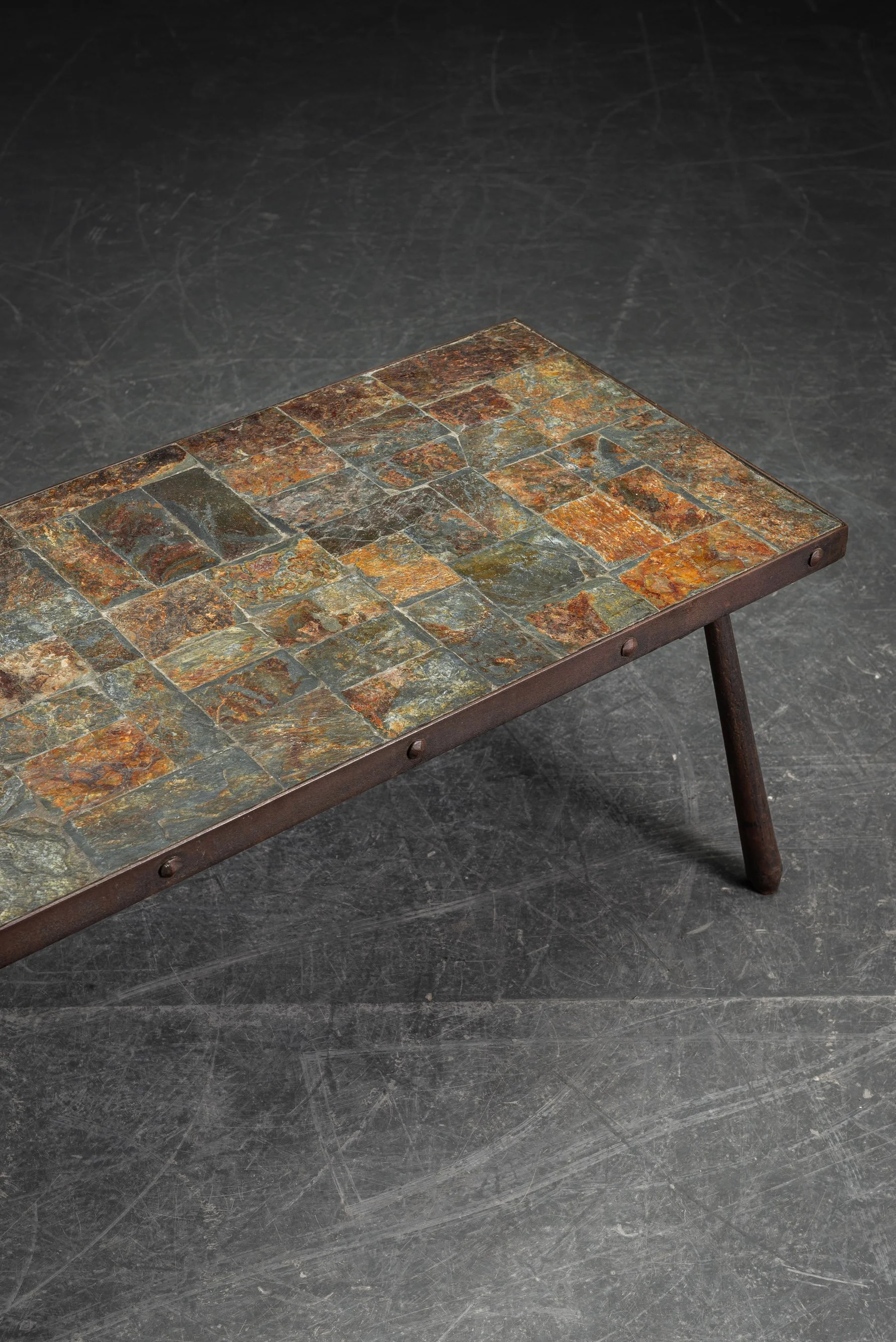 TA-3112025180702-1960s-Modernist-Side-Table_02.jpg