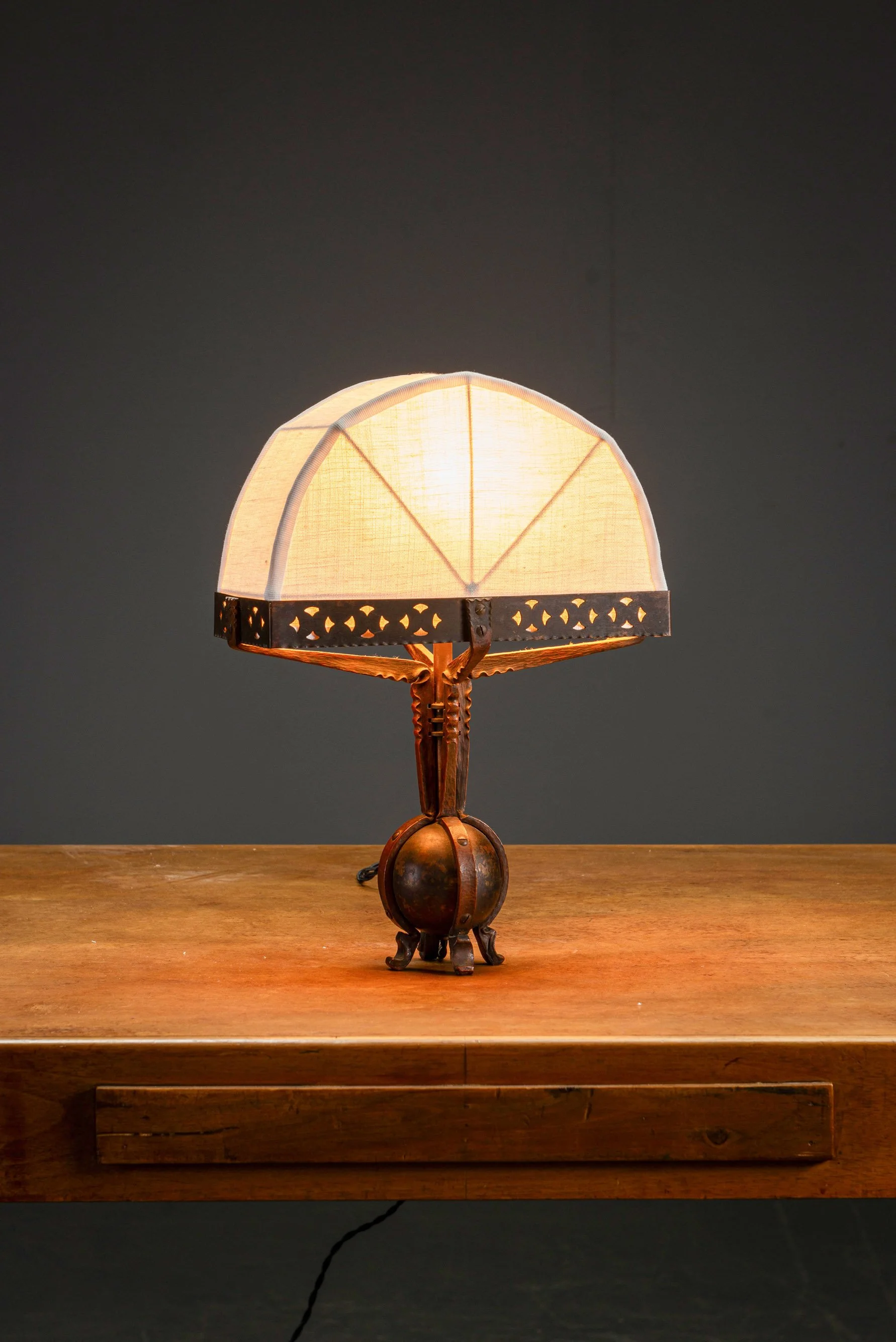 LI-2082025165447-1920s-Amsterdamse-School-Table-Lamp_06.jpg