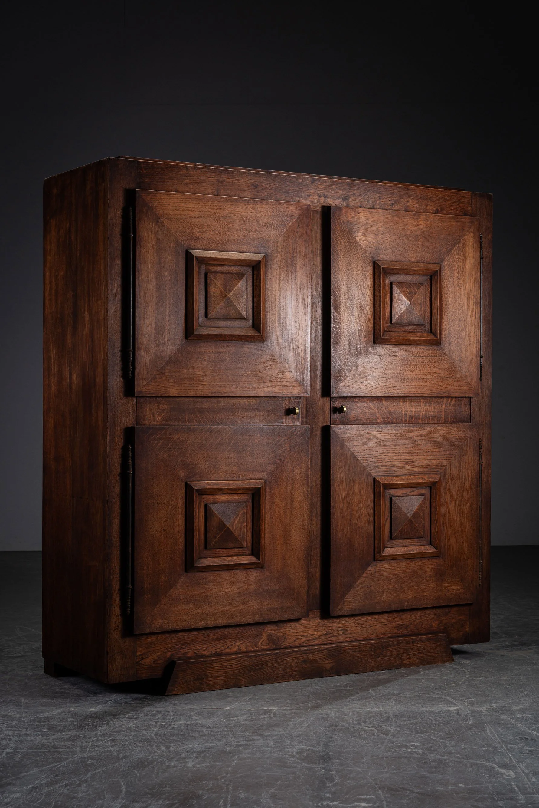 ST-3062025225653-1940s-Art-Deco-Cabinet_01.jpg