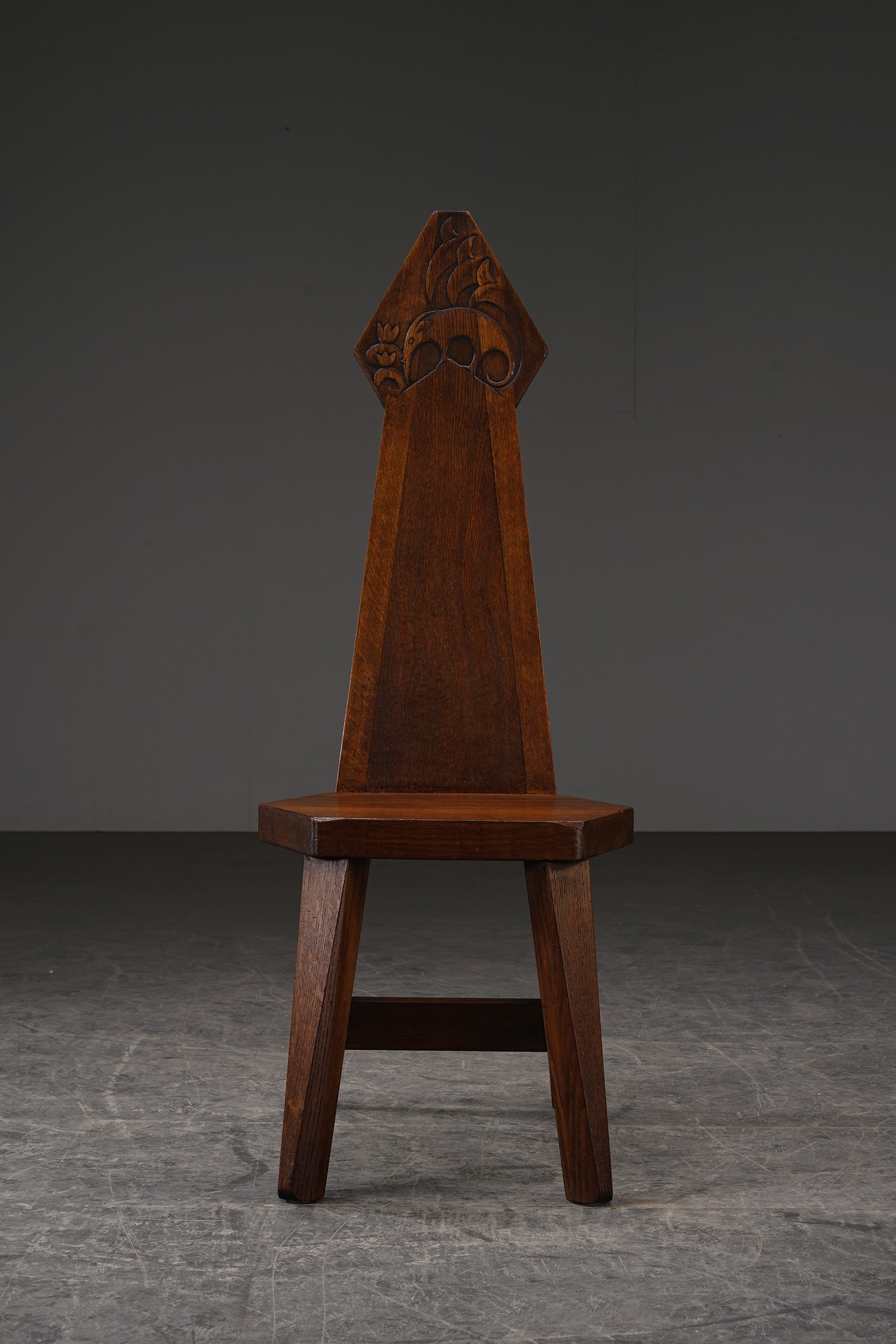 SE-050123142855-Rädecker-Side-Chair-with-Woodcarving_009.jpg