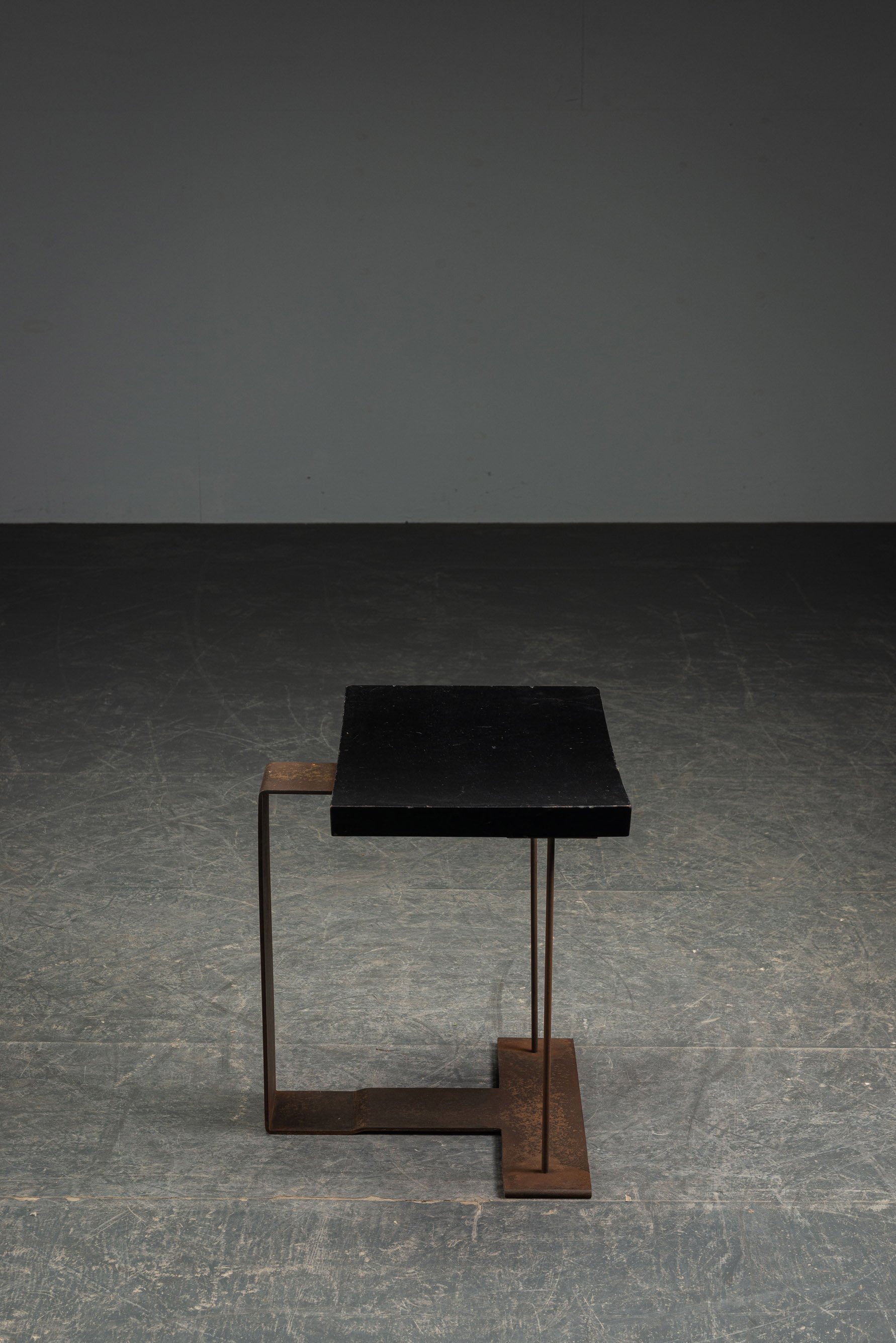 SE-232026221348-Modernist-Stool-by-Pierre-Chareau_06.jpg