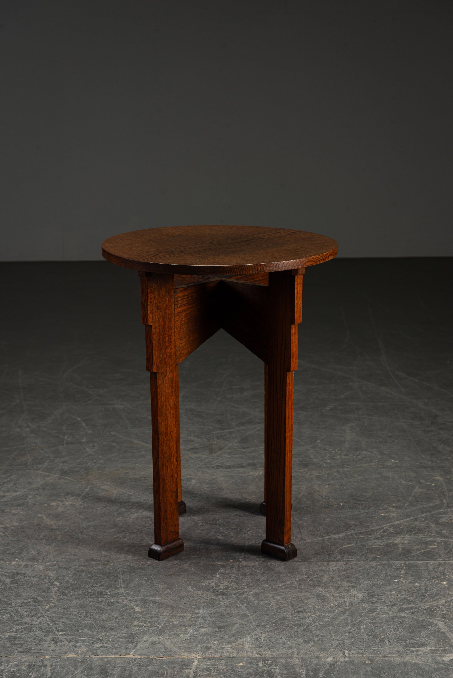 TA-2972025184806-1920s-Amsterdamse-School-Side-Table_04.jpg