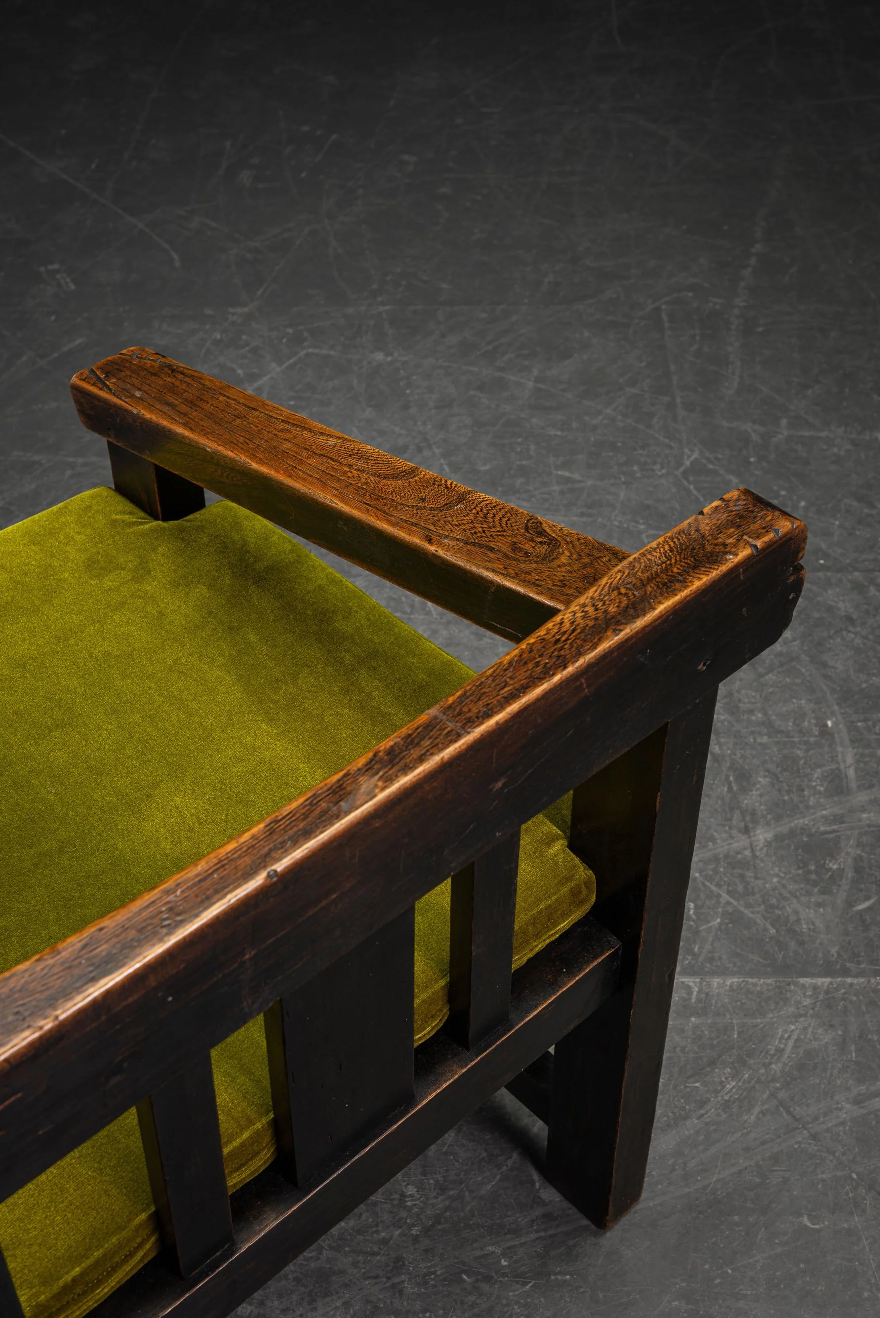 SE-6102026132624-circa-1915-Amsterdamse-School-Armchair_11.jpg