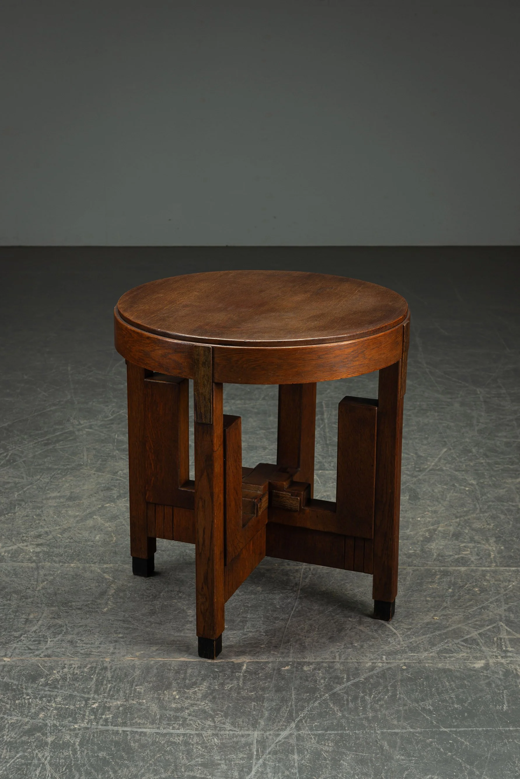 TA-4122025131828-1920s-Amsterdamse-School-Side-Table_01.jpg