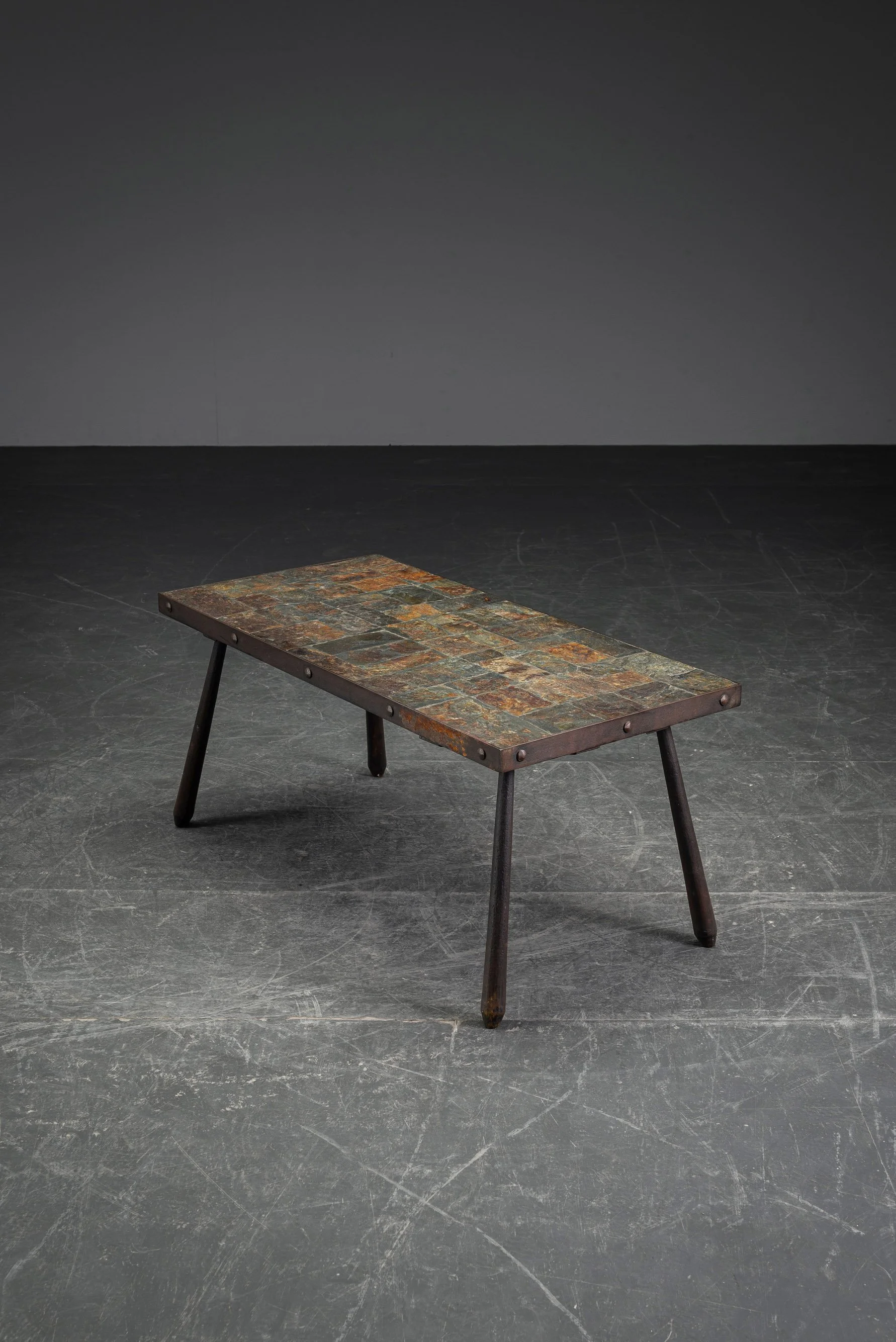 TA-3112025180702-1960s-Modernist-Side-Table_05.jpg