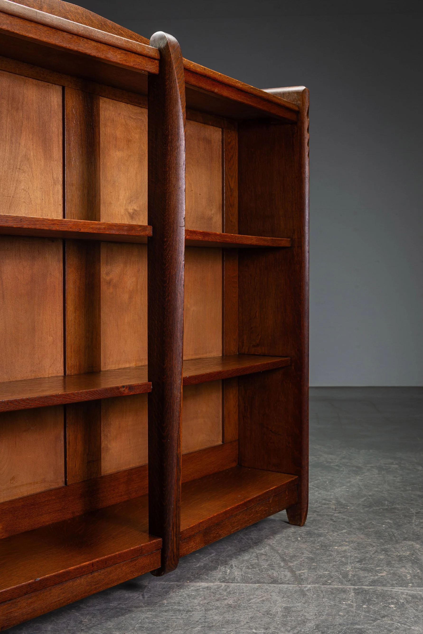 ST-1862026130518-1920s-Amsterdamse-School-Shelving_02.jpg