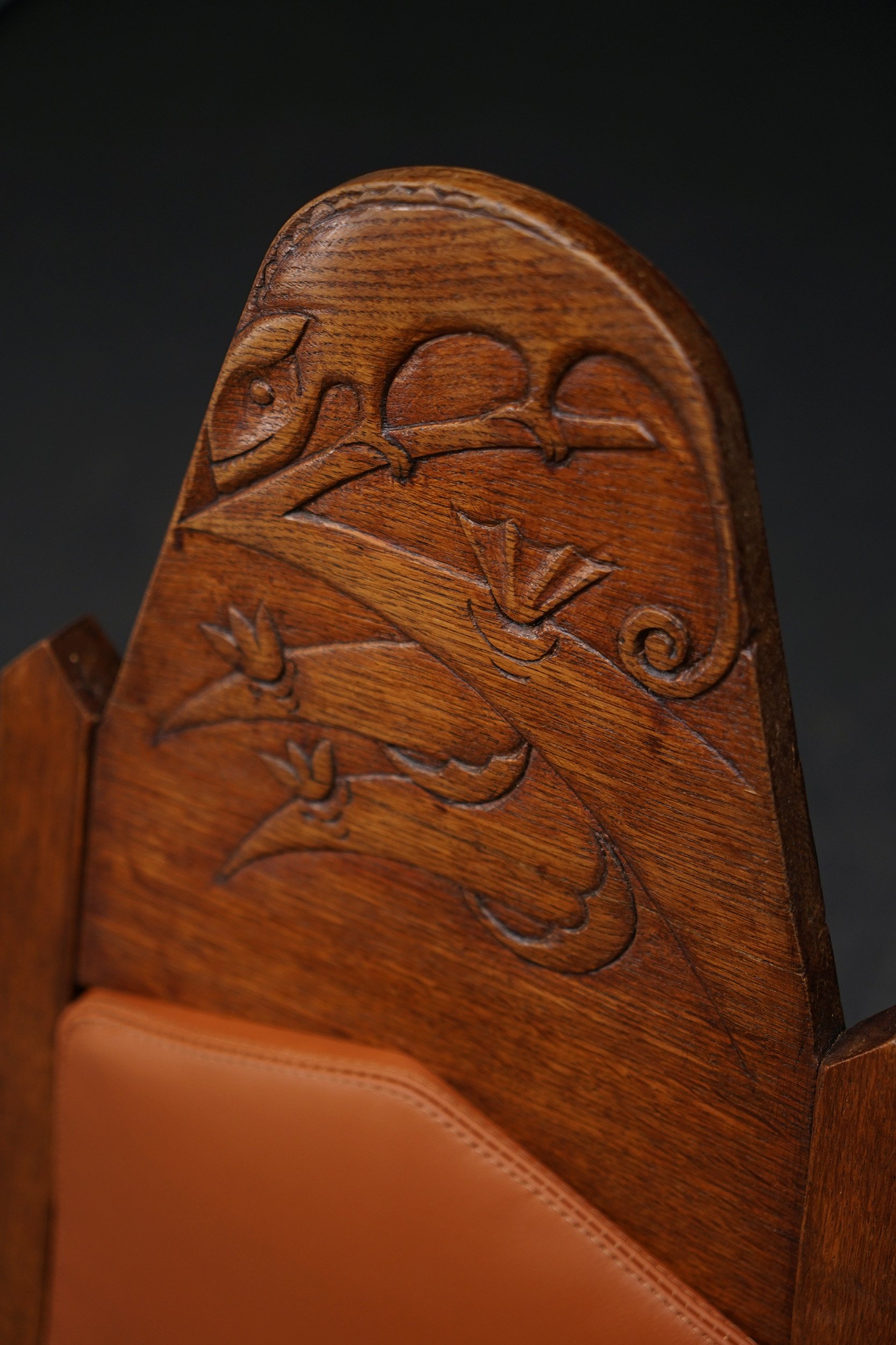 SE-131022145613-Rädecker-Chair-Set-with-Woodcarving_14.jpg