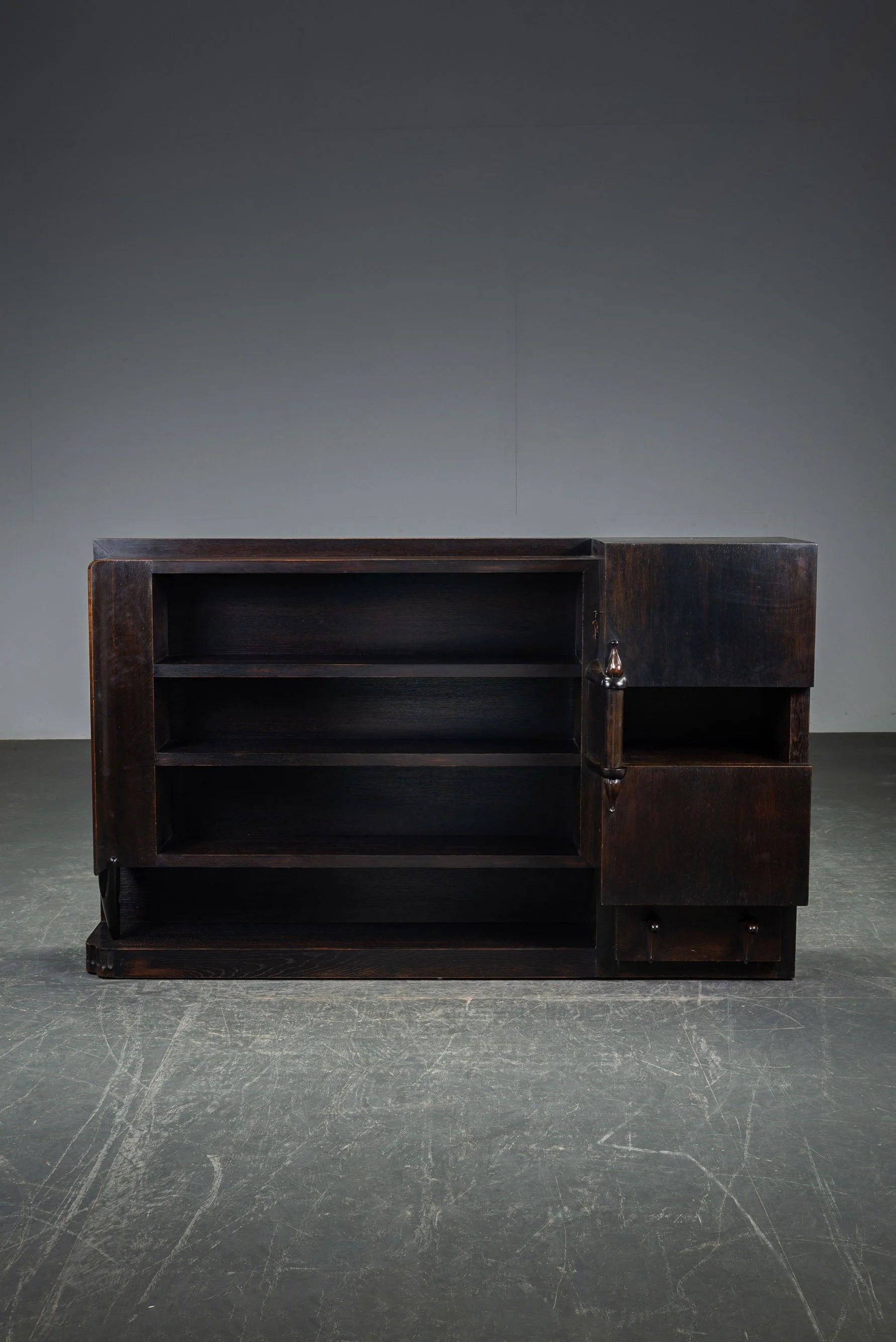 ST-1862026130213-1920s-Amsterdamse-School-Sideboard-by-Architect-Piet-Kramer_02.jpg