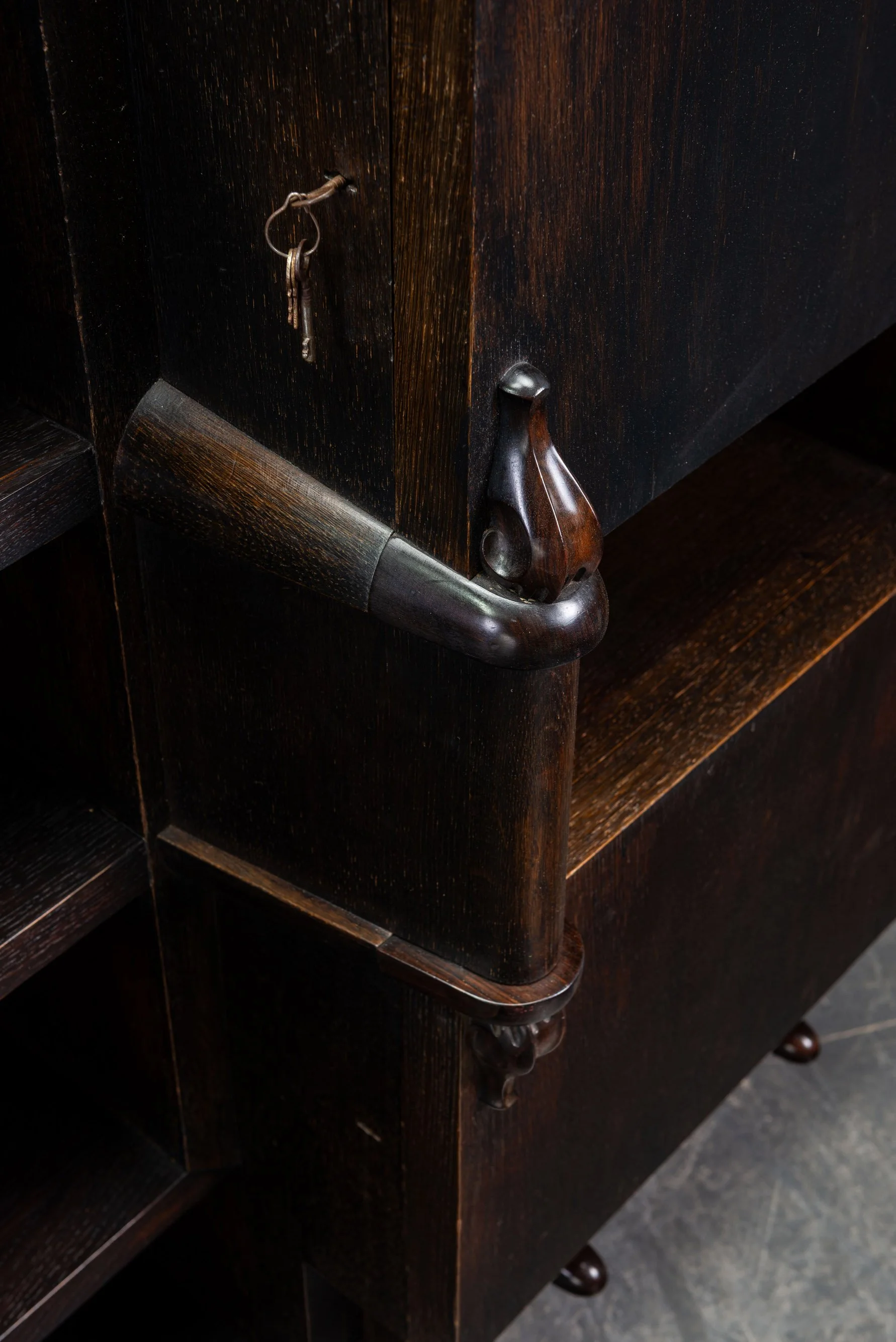 ST-1862026130213-1920s-Amsterdamse-School-Sideboard-by-Architect-Piet-Kramer_07.jpg