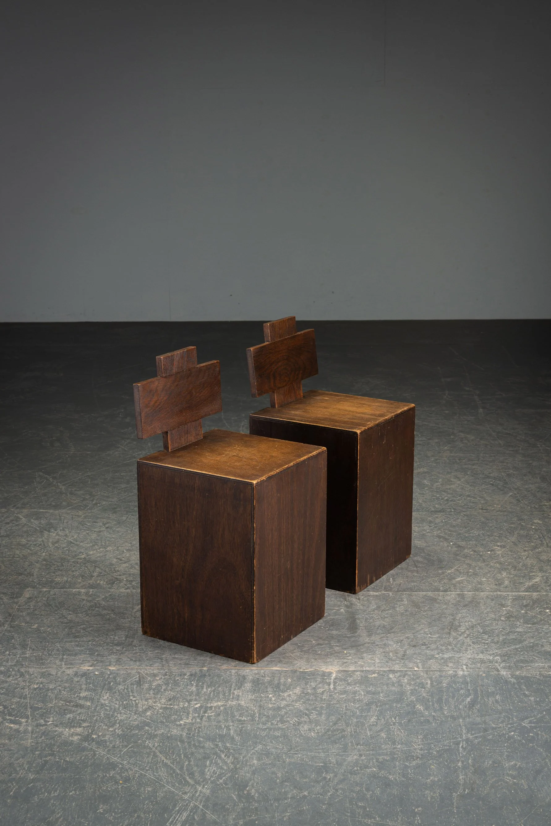 SE-2632026124457-1920s-Modernist-Stools_04.jpg