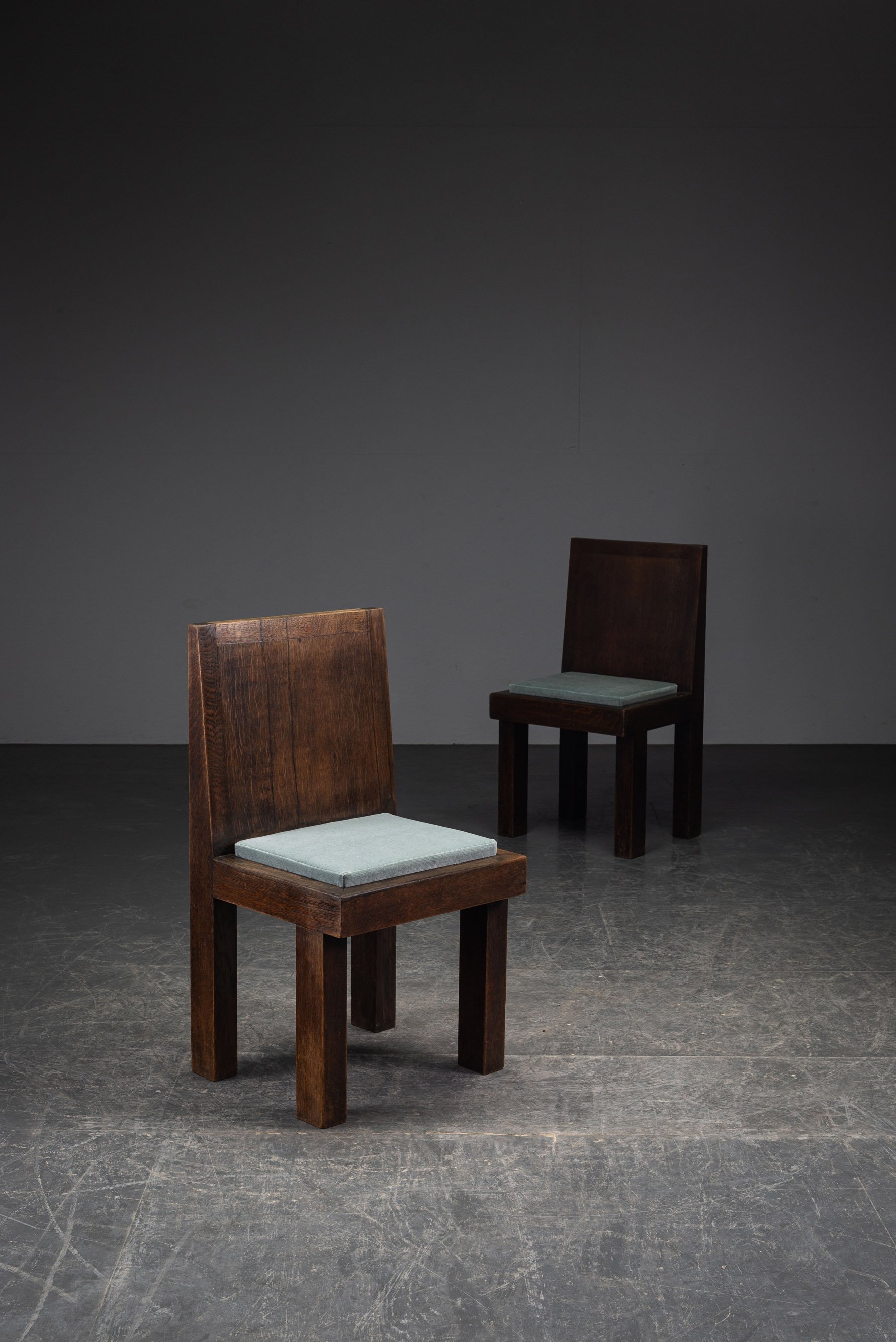 SE-72202604027-1940s-Modernist-Accent-Chairs_01.jpg