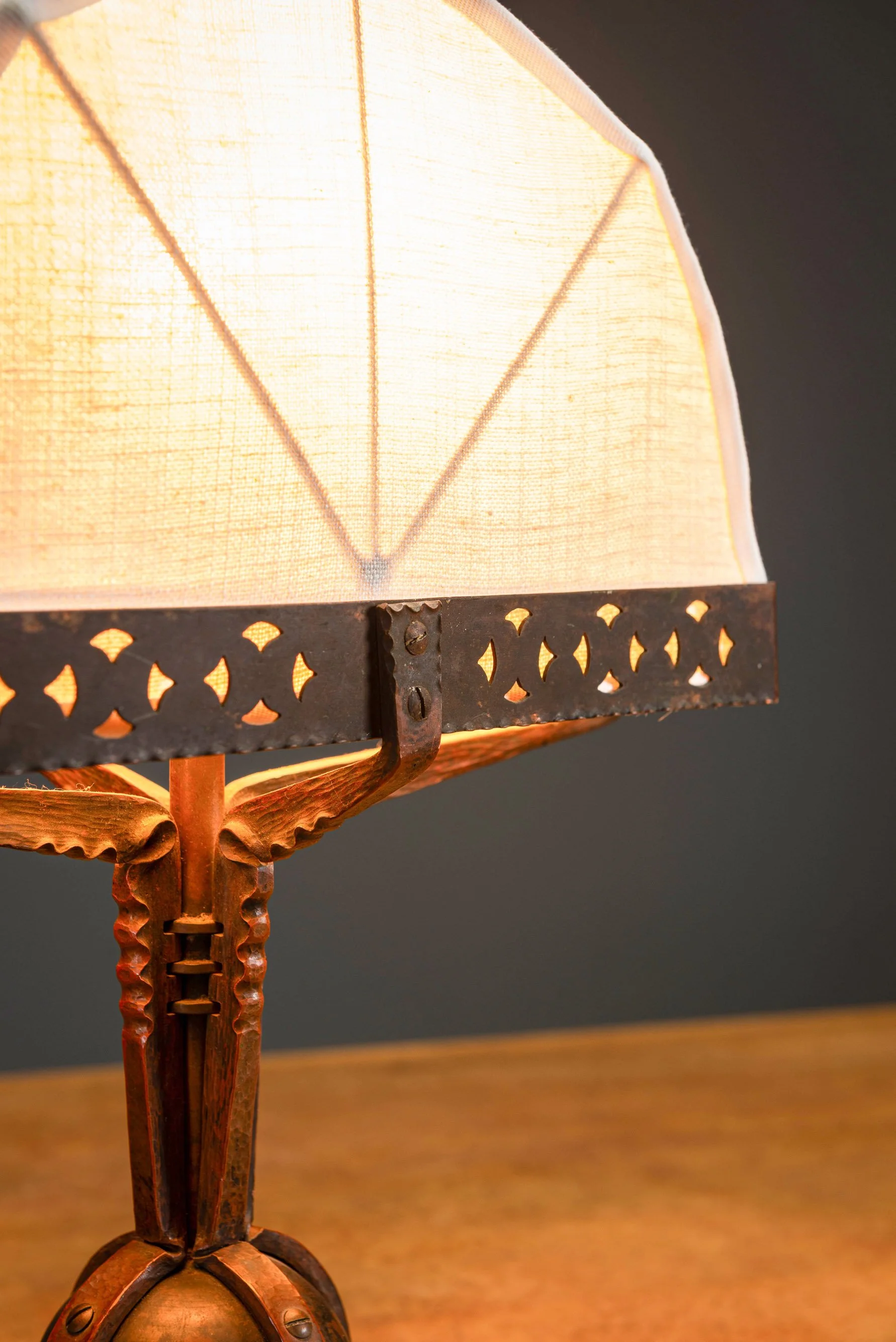 LI-2082025165447-1920s-Amsterdamse-School-Table-Lamp_04.jpg