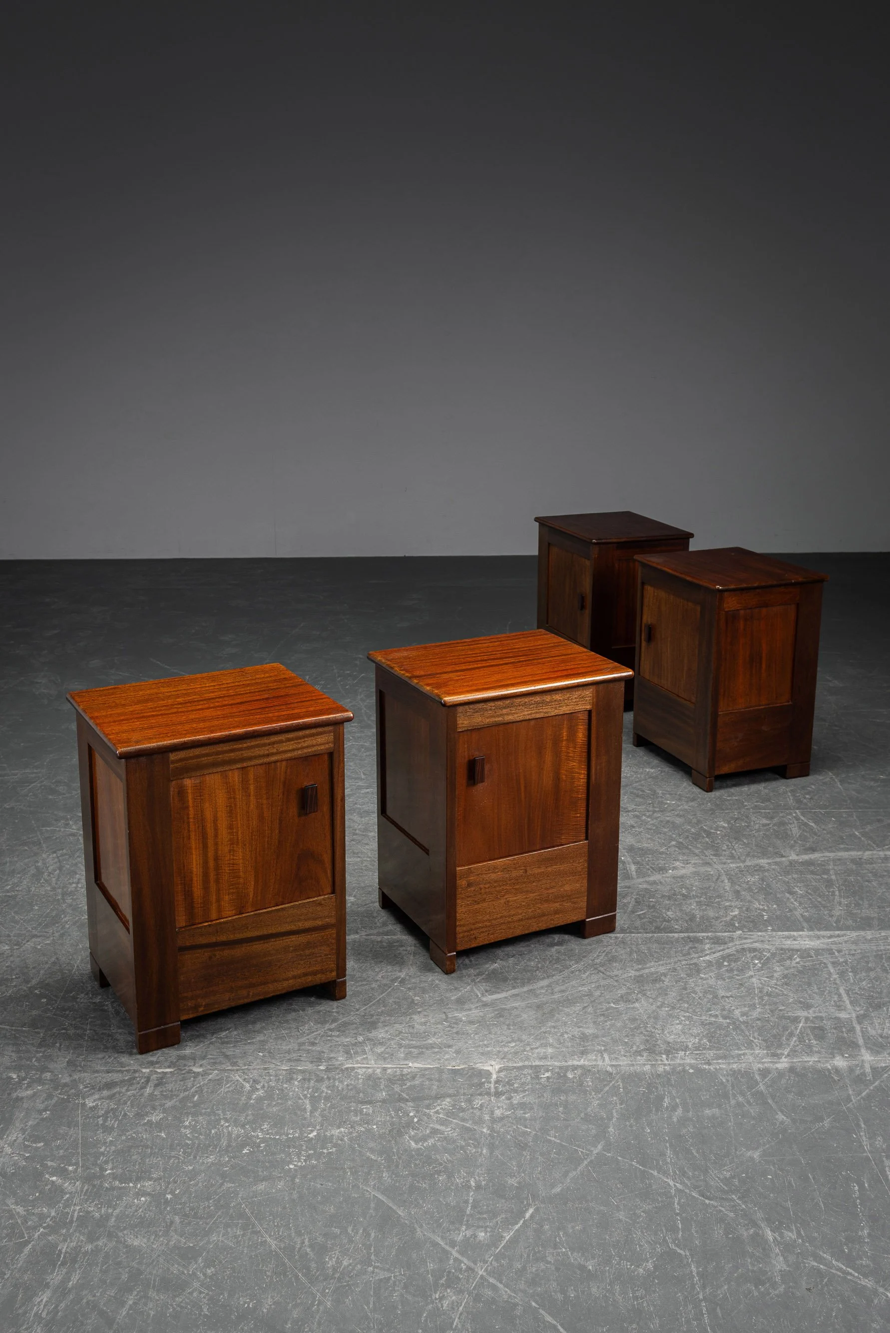 TA-2992026181832-1920s-Modernist-Nightstands_08.jpg