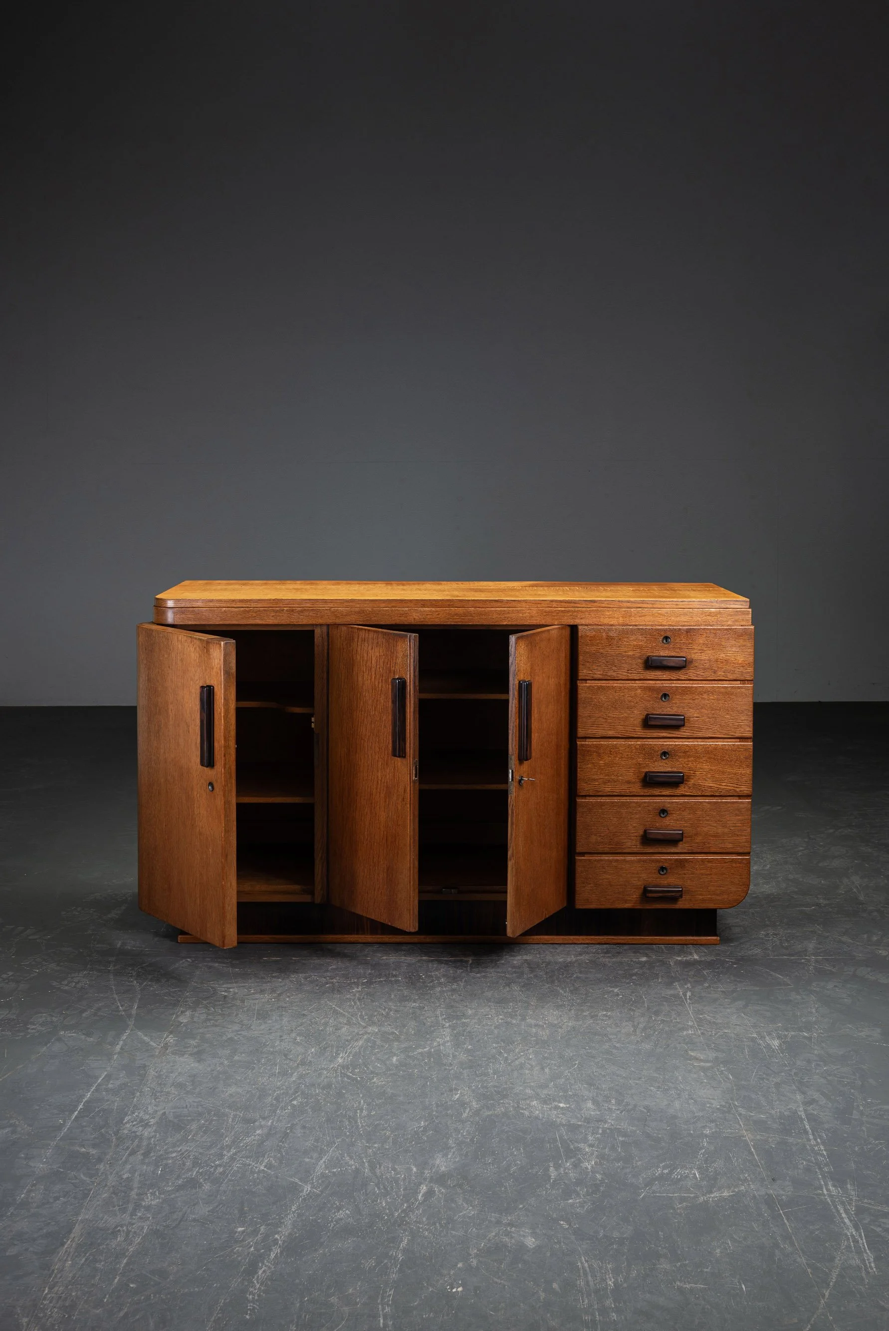 ST-2872026153534-1930s-Art-Deco-Sideboard_04.jpg