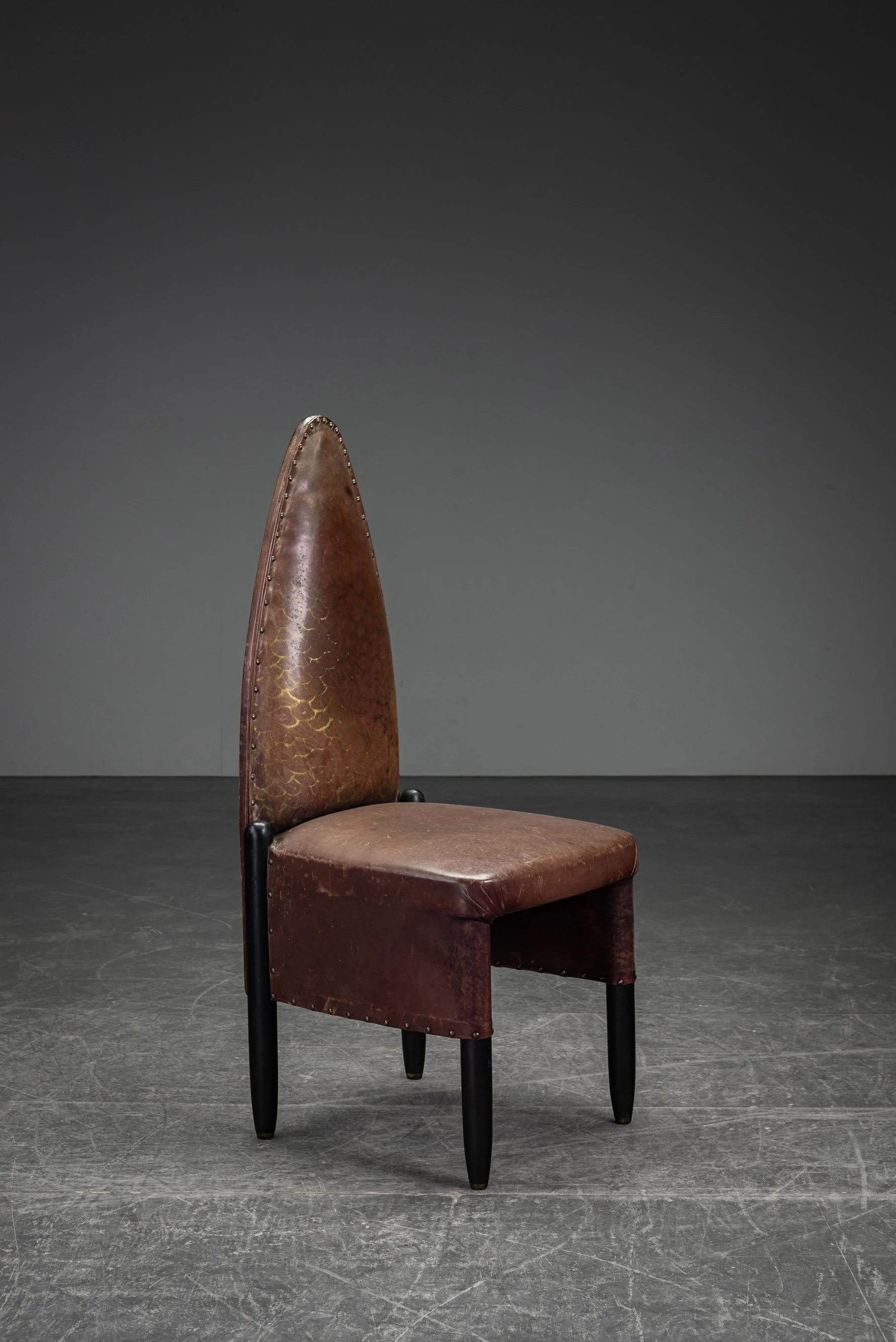 SE-2992026173656-1910s-Amsterdamse-School-Side-Chair_03.jpg