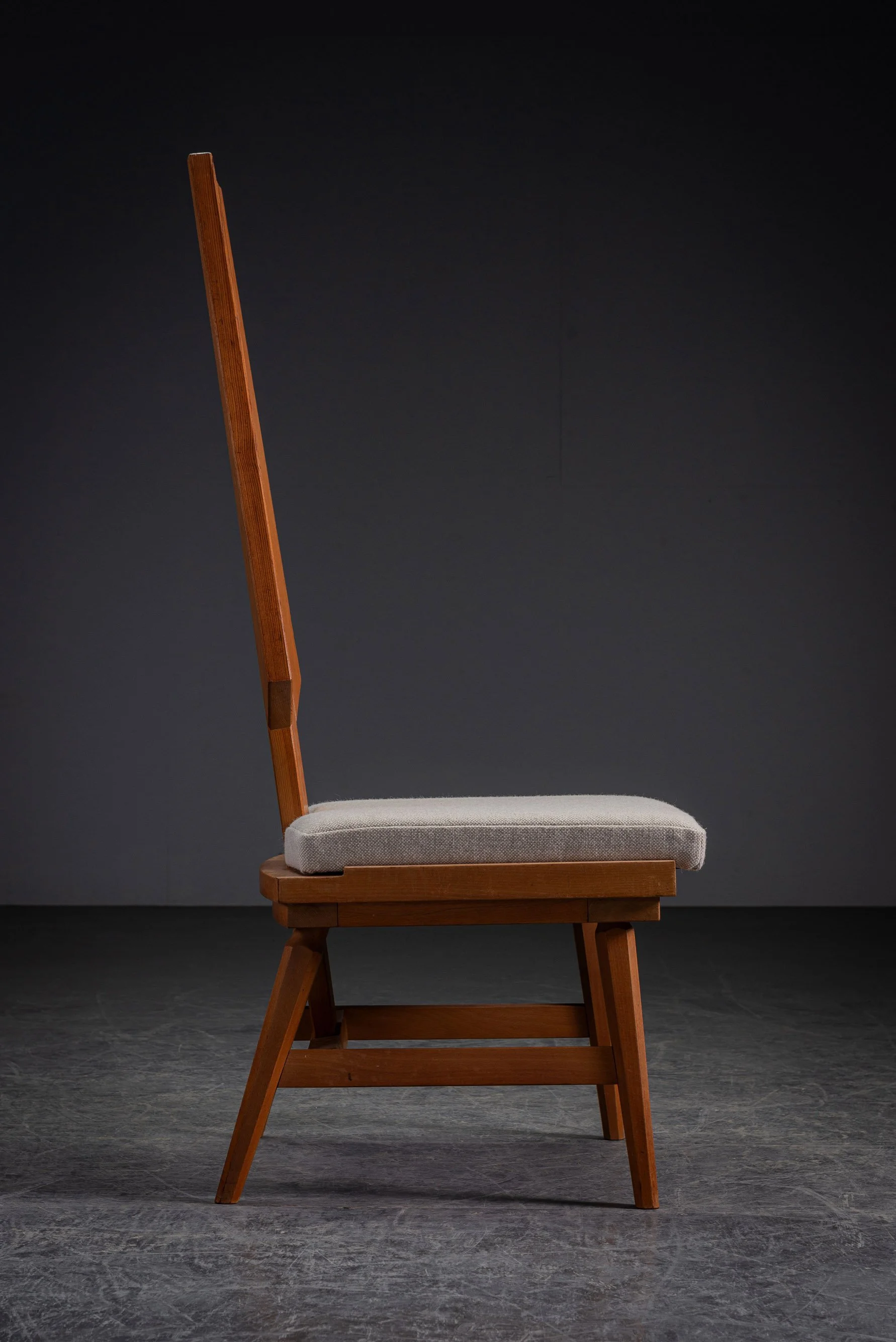 SE-131202394245-Brutalist-Low-Chair-Set_12.jpg