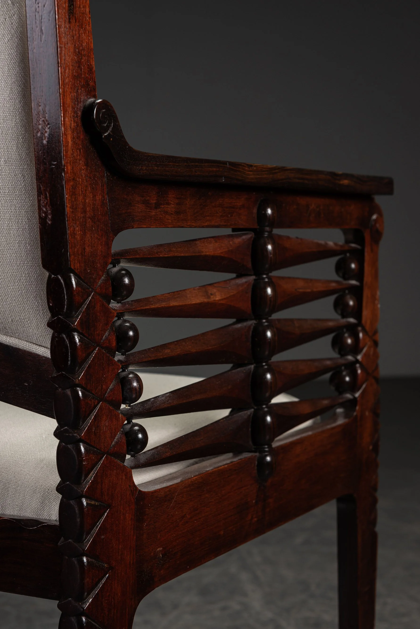 SE-3112025192944-1920s-Amsterdamse-School-Desk-Chair_08.jpg