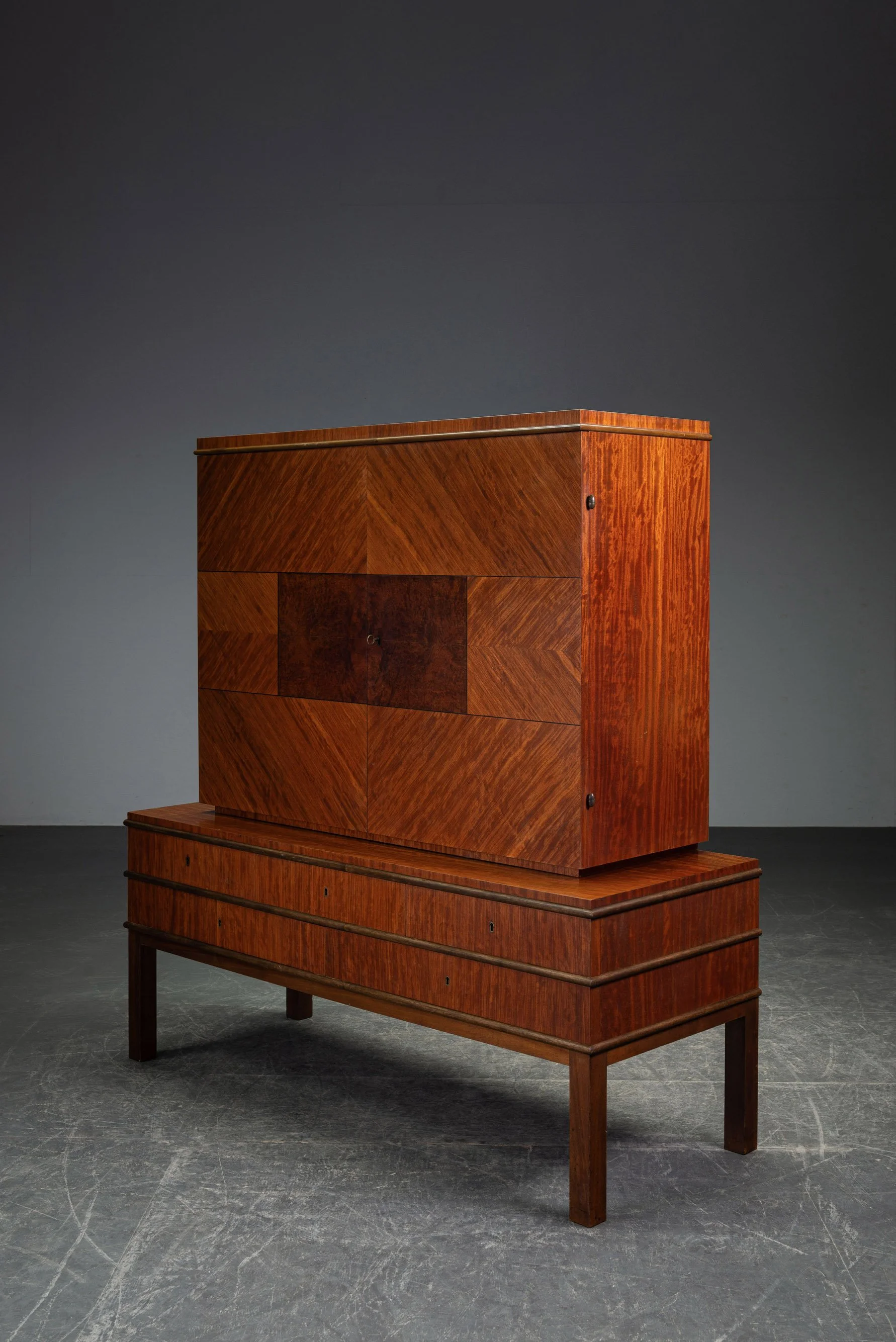 ST-1862026124858-1930s-Swedish-Grace-Cabinet_09.jpg
