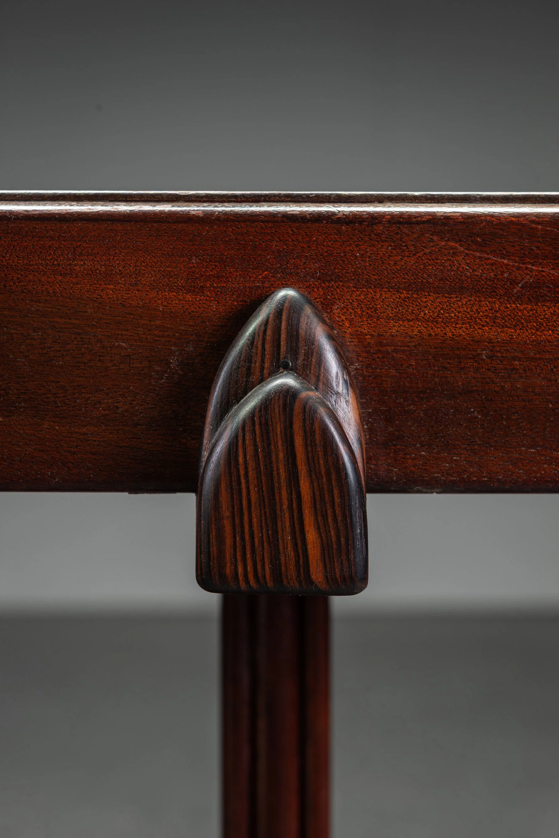 TA-3112025164959-1920s-Amsterdamse-School-Side-Table_08.jpg